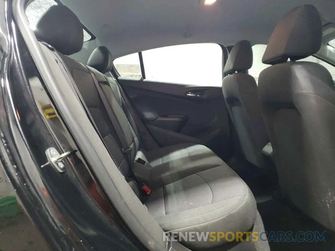 10 Photograph of a damaged car 1G1BE5SM3K7118733 CHEVROLET CRUZE 2019