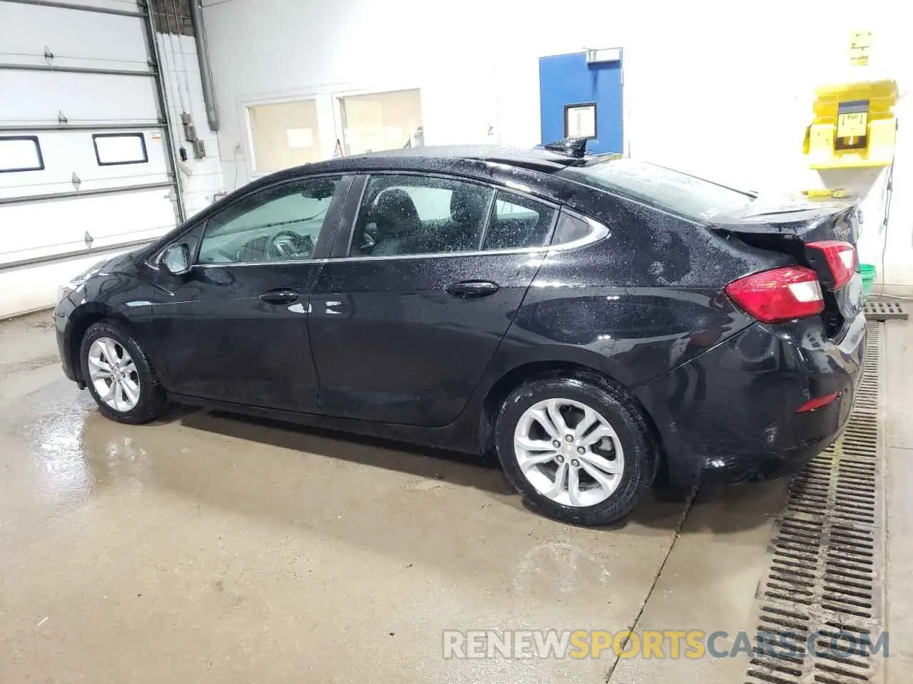 2 Photograph of a damaged car 1G1BE5SM3K7118733 CHEVROLET CRUZE 2019