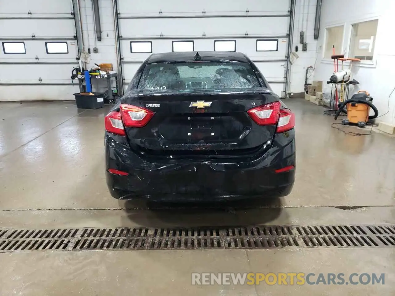 6 Photograph of a damaged car 1G1BE5SM3K7118733 CHEVROLET CRUZE 2019