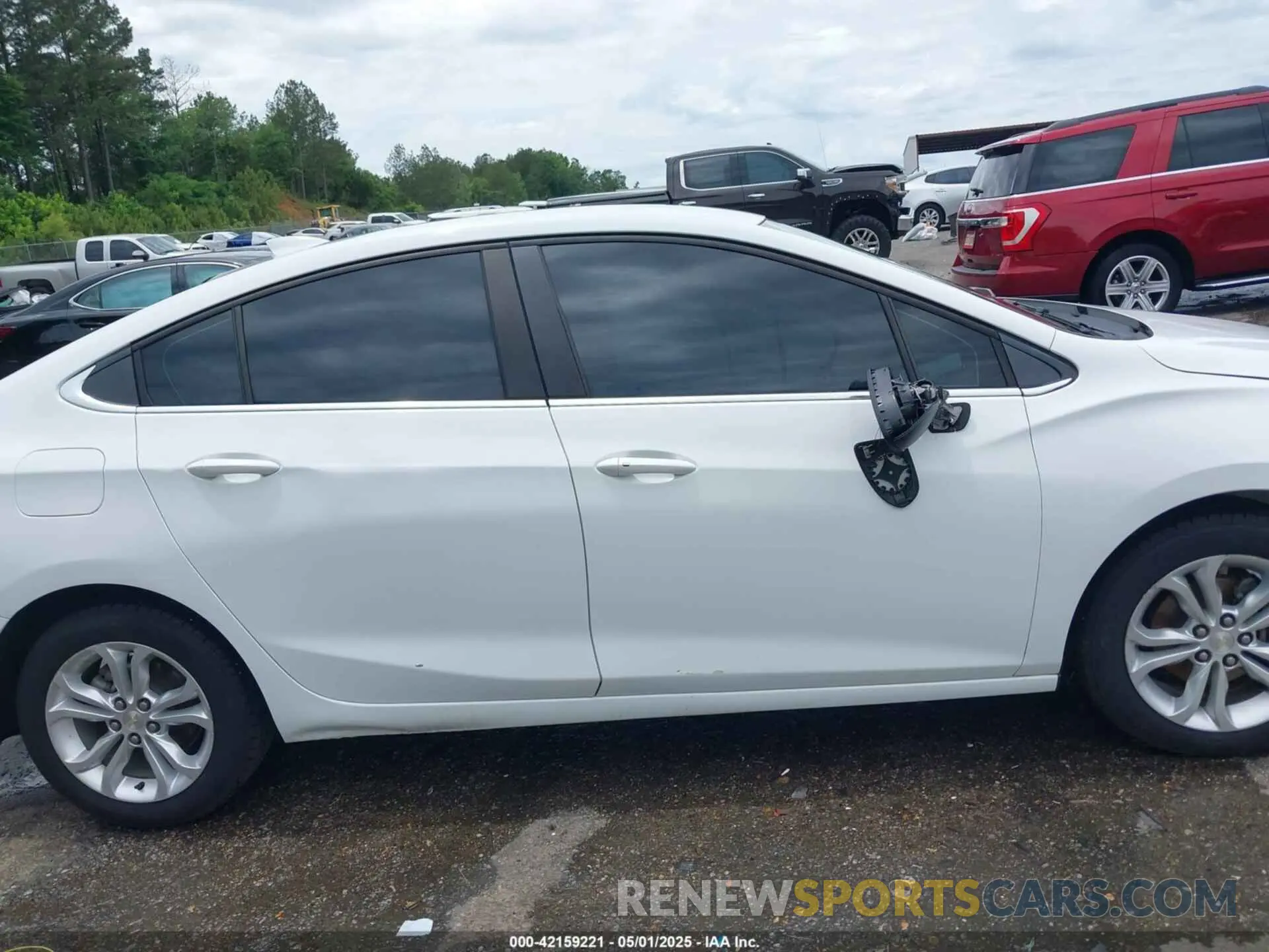 14 Photograph of a damaged car 1G1BE5SM3K7131157 CHEVROLET CRUZE 2019