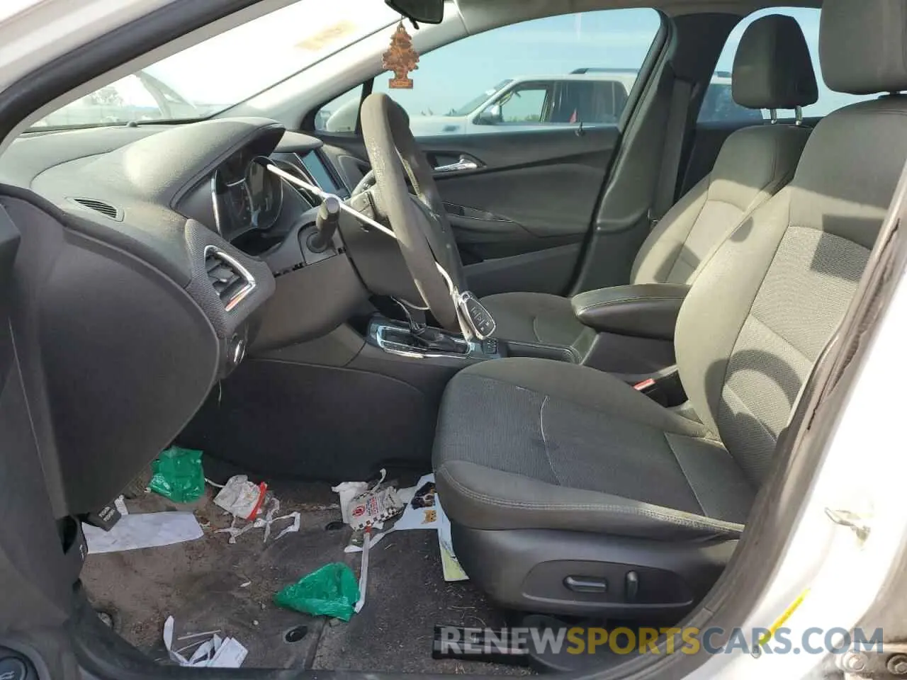 7 Photograph of a damaged car 1G1BE5SM3K7143390 CHEVROLET CRUZE 2019