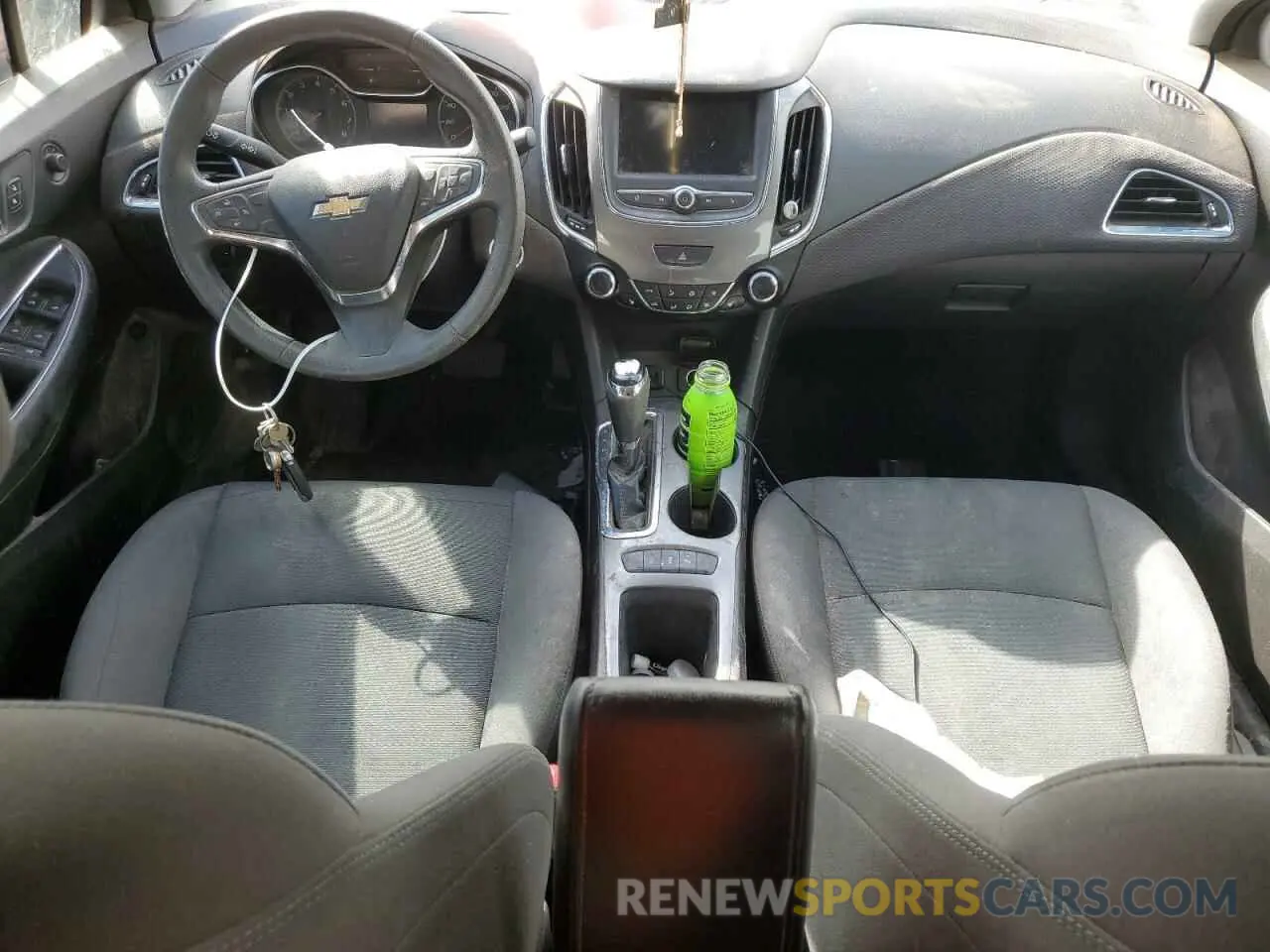 8 Photograph of a damaged car 1G1BE5SM4K7108373 CHEVROLET CRUZE 2019
