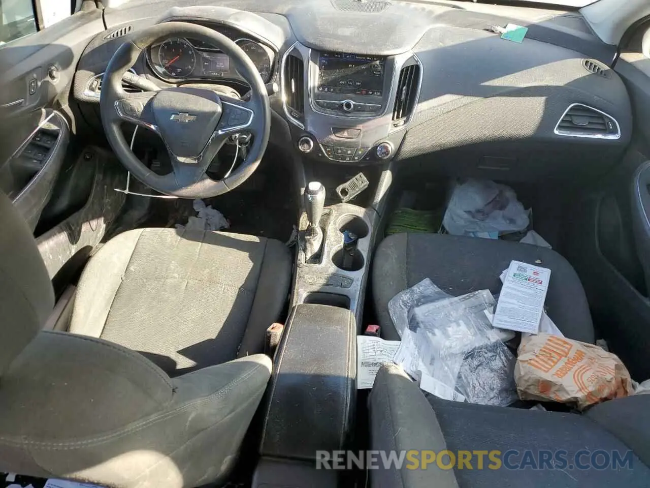 8 Photograph of a damaged car 1G1BE5SM4K7112035 CHEVROLET CRUZE 2019