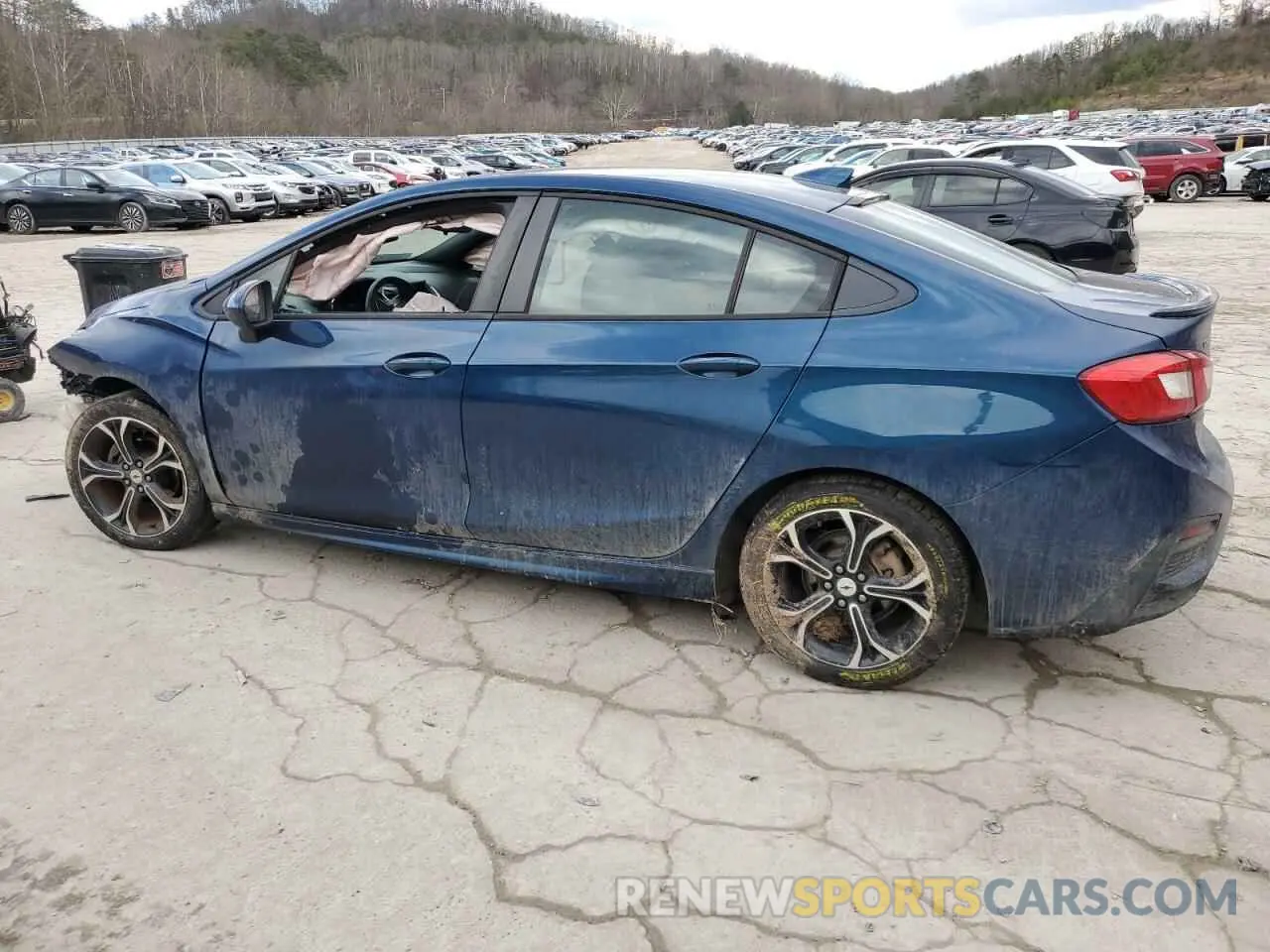 2 Photograph of a damaged car 1G1BE5SM4K7118014 CHEVROLET CRUZE 2019
