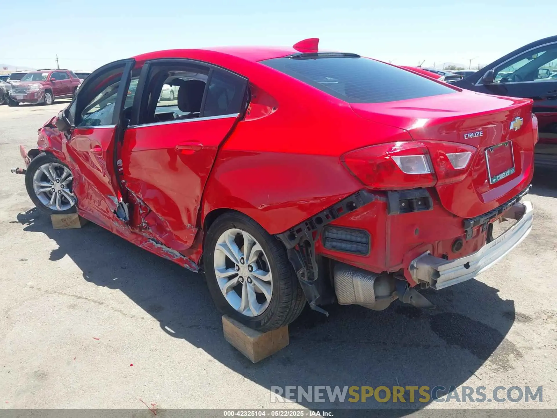 3 Photograph of a damaged car 1G1BE5SM4K7122306 CHEVROLET CRUZE 2019