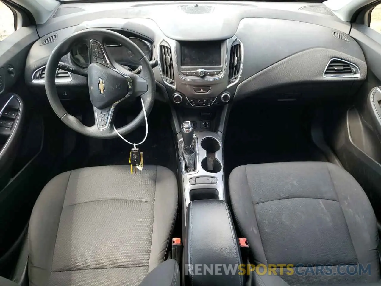 8 Photograph of a damaged car 1G1BE5SM4K7146850 CHEVROLET CRUZE 2019
