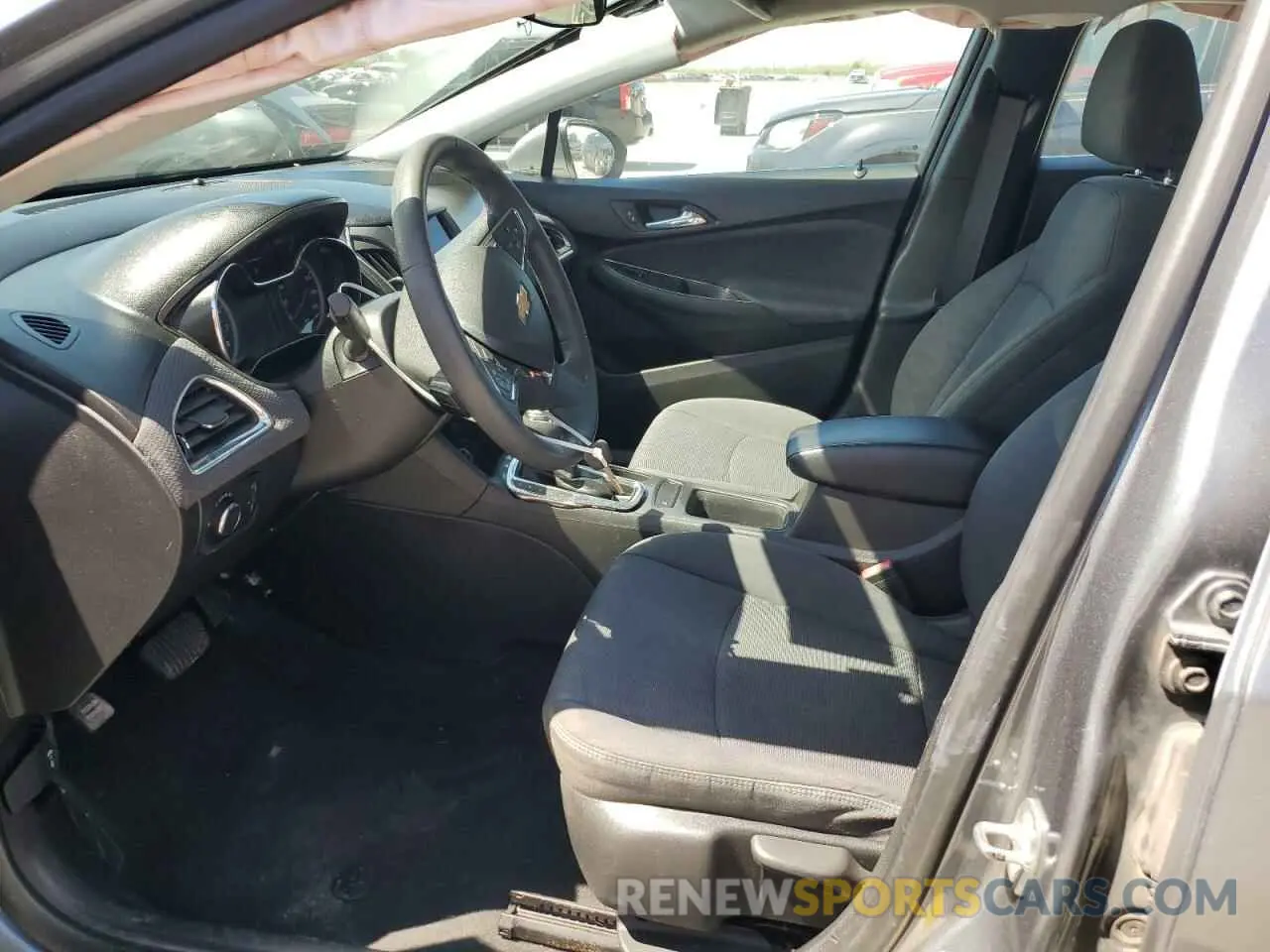 7 Photograph of a damaged car 1G1BE5SM5K7115493 CHEVROLET CRUZE 2019