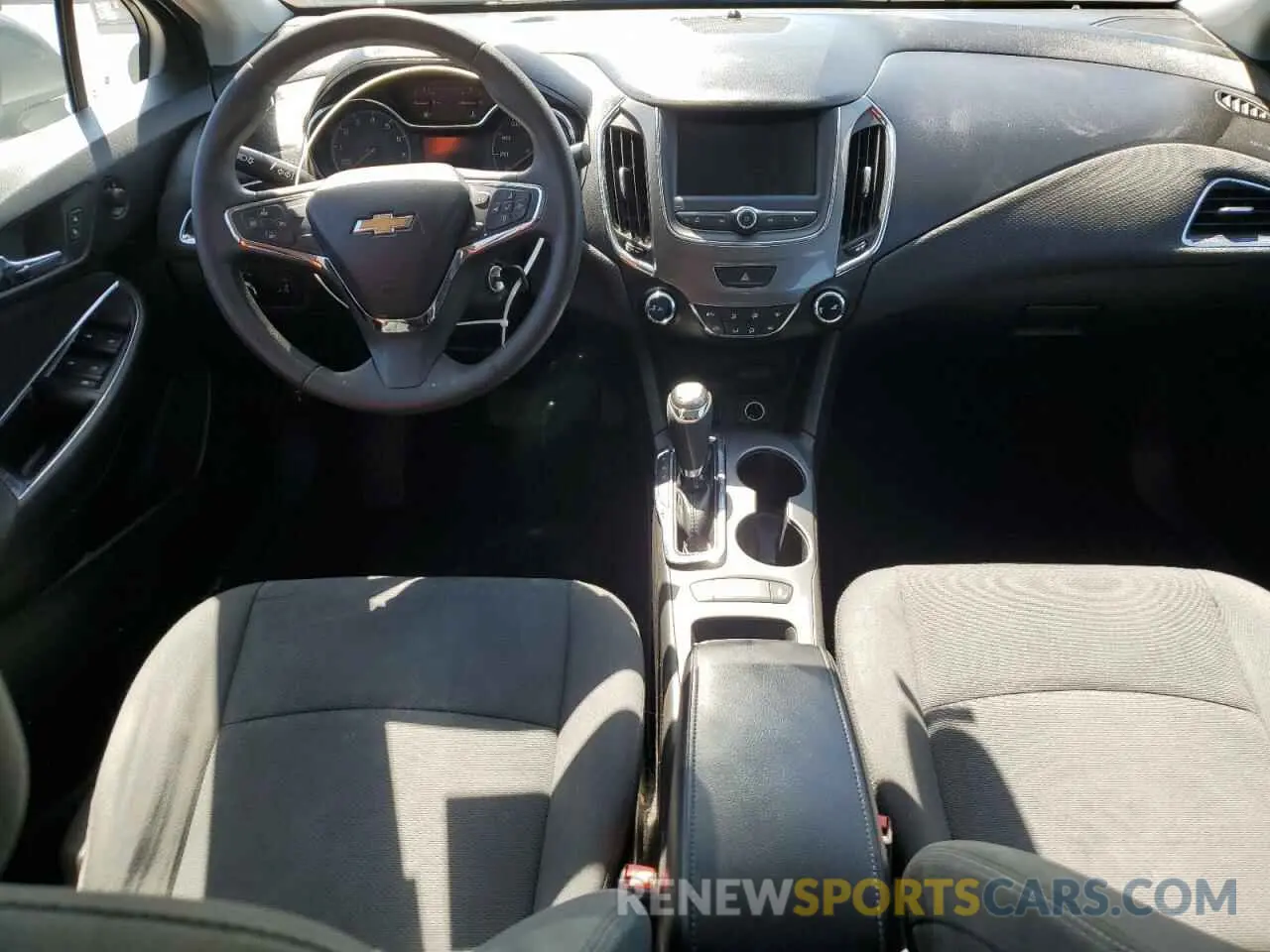 8 Photograph of a damaged car 1G1BE5SM5K7115493 CHEVROLET CRUZE 2019