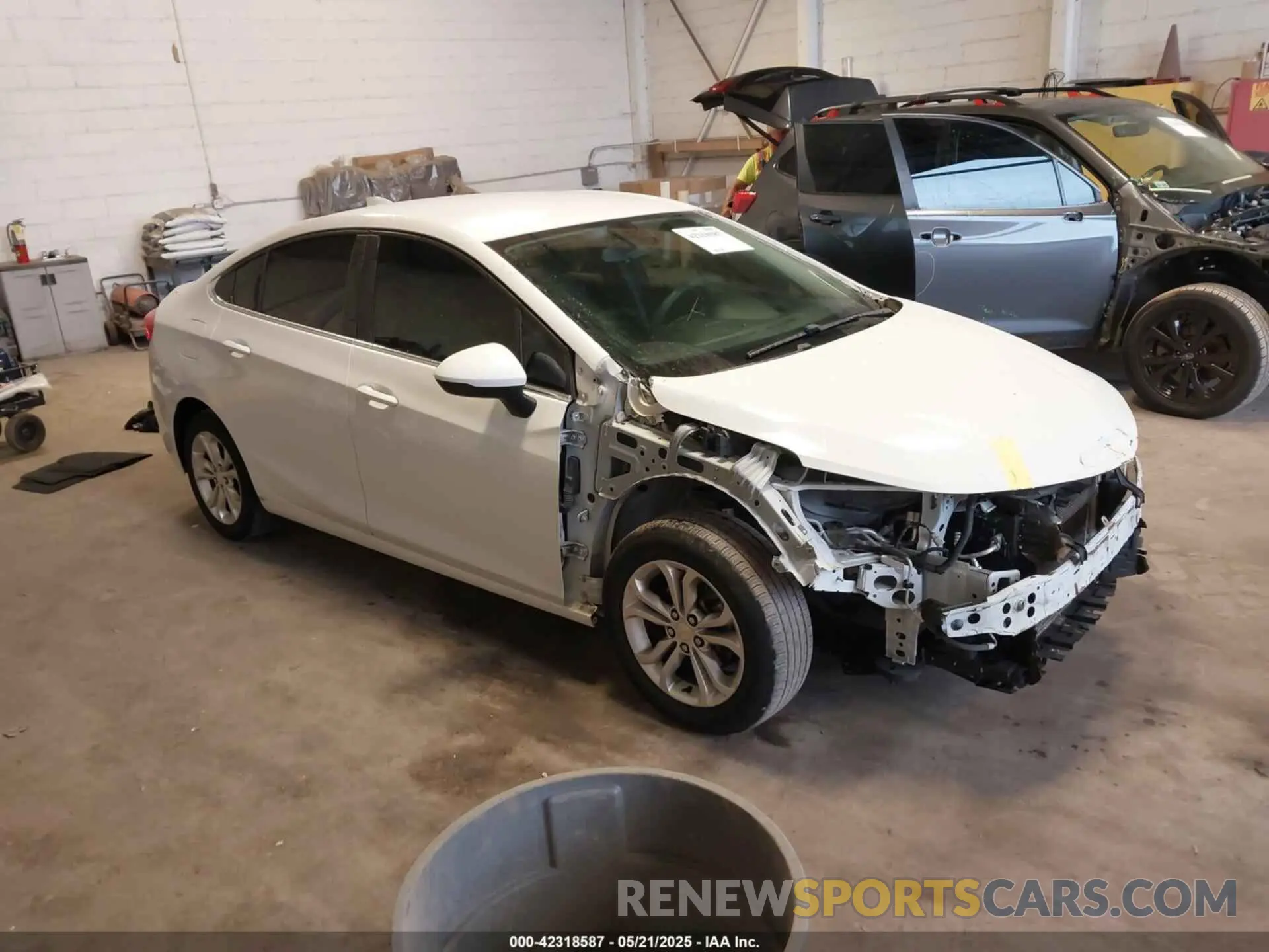 1 Photograph of a damaged car 1G1BE5SM5K7115588 CHEVROLET CRUZE 2019