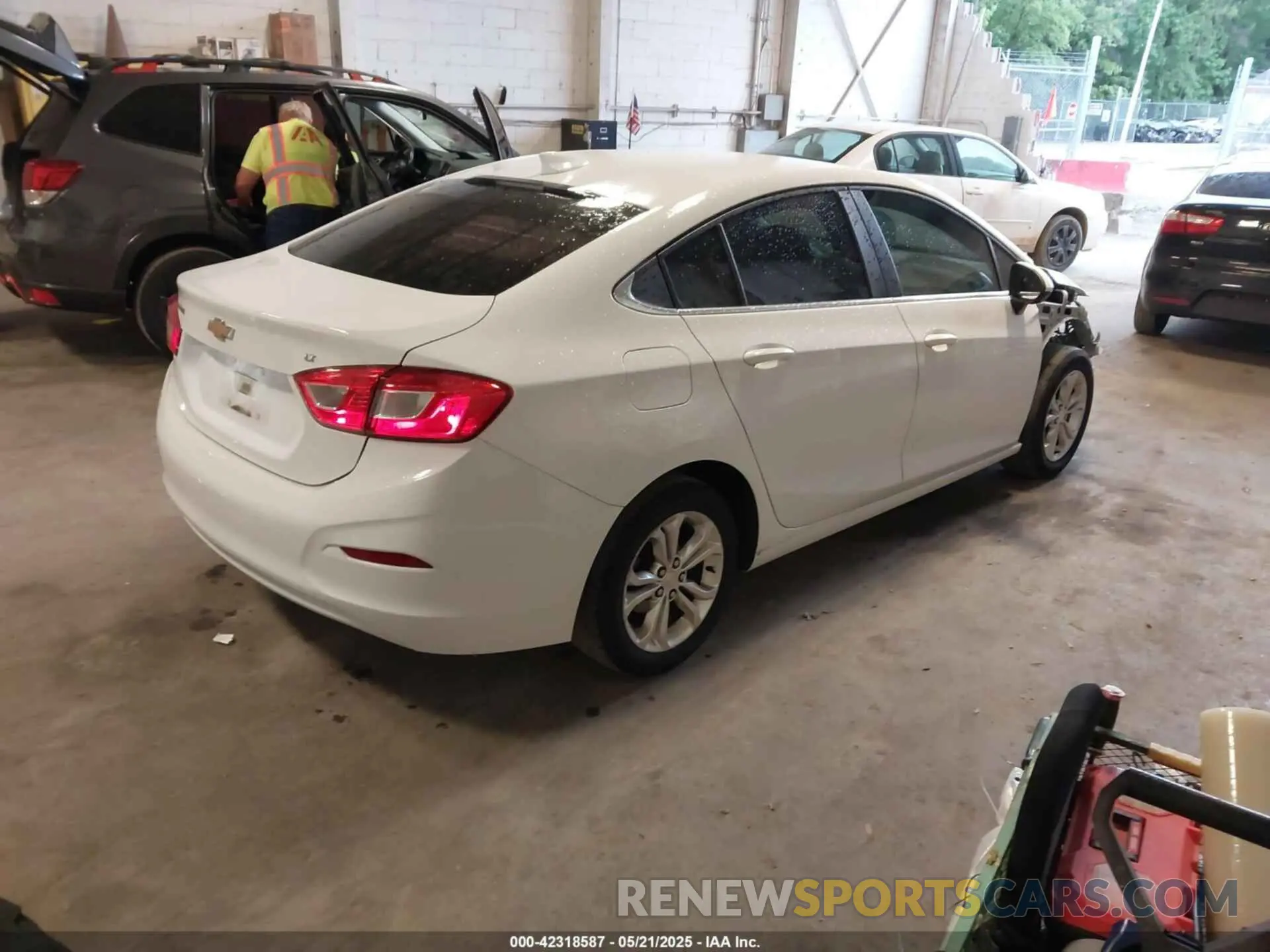 4 Photograph of a damaged car 1G1BE5SM5K7115588 CHEVROLET CRUZE 2019