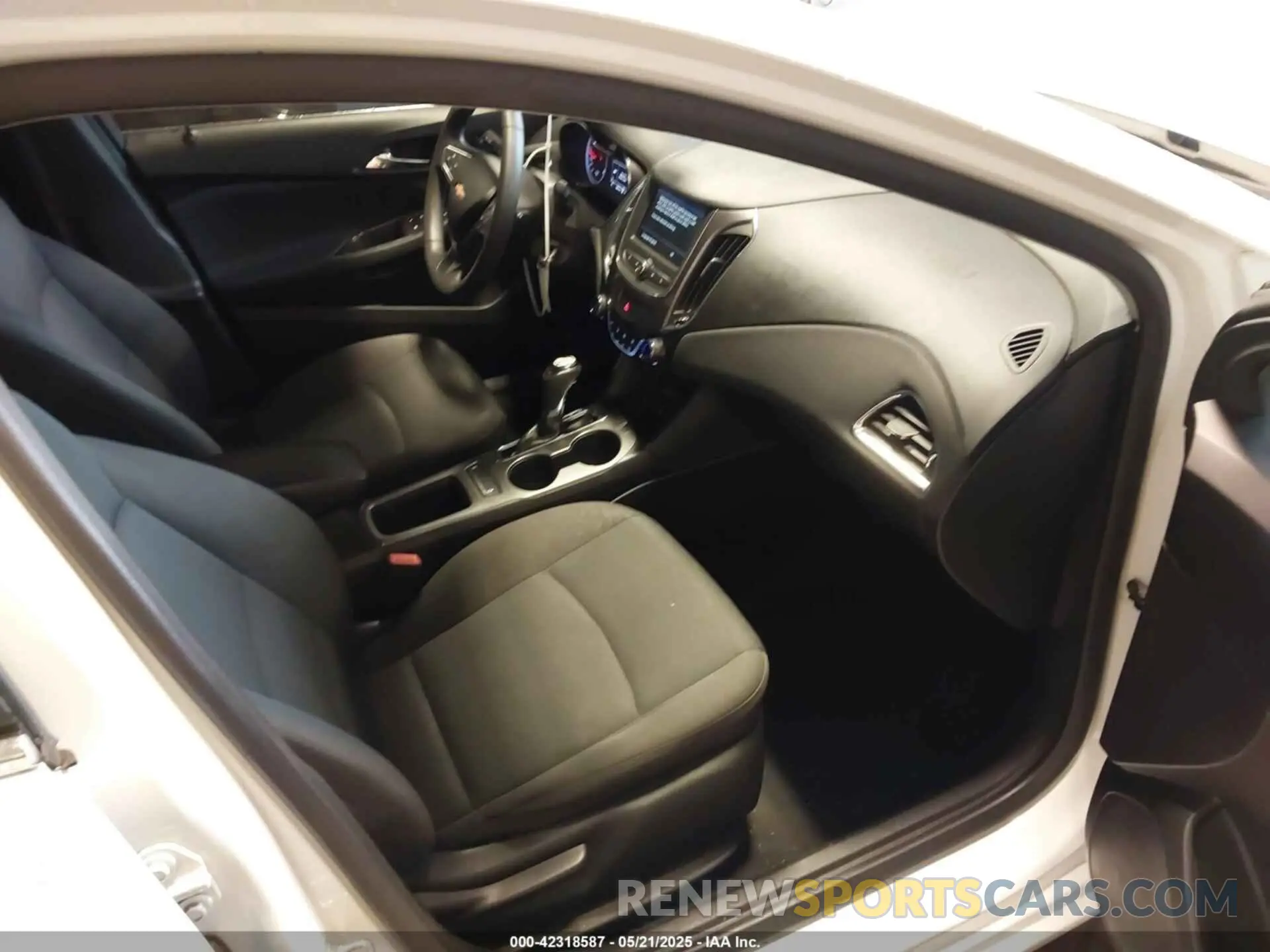 5 Photograph of a damaged car 1G1BE5SM5K7115588 CHEVROLET CRUZE 2019