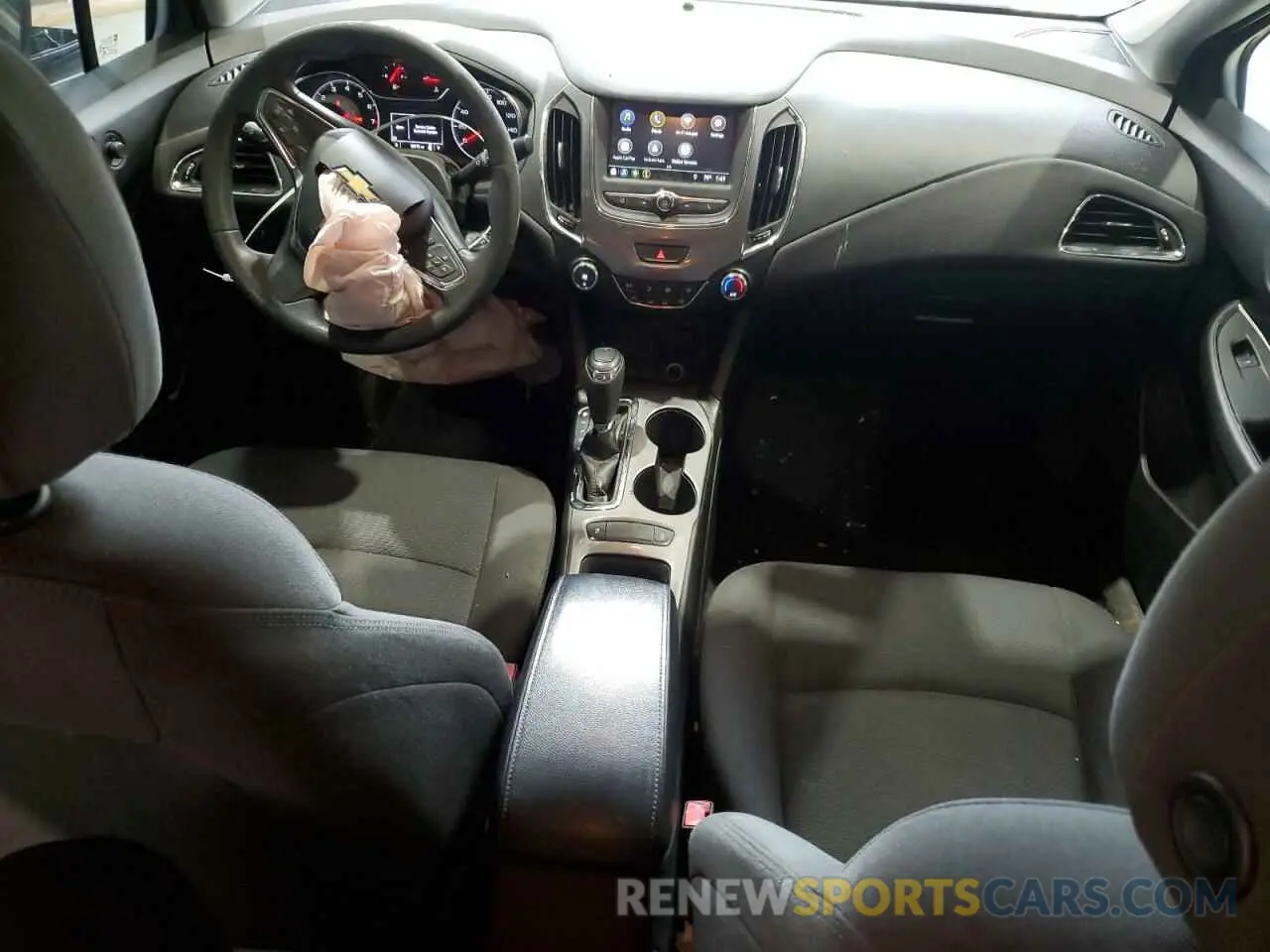 8 Photograph of a damaged car 1G1BE5SM5K7117549 CHEVROLET CRUZE 2019