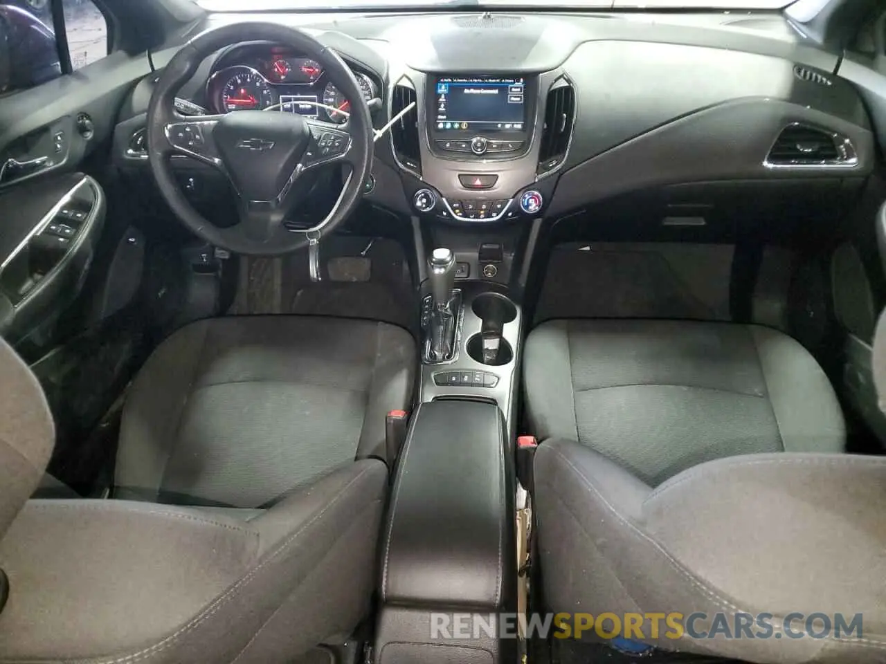 8 Photograph of a damaged car 1G1BE5SM5K7129412 CHEVROLET CRUZE 2019