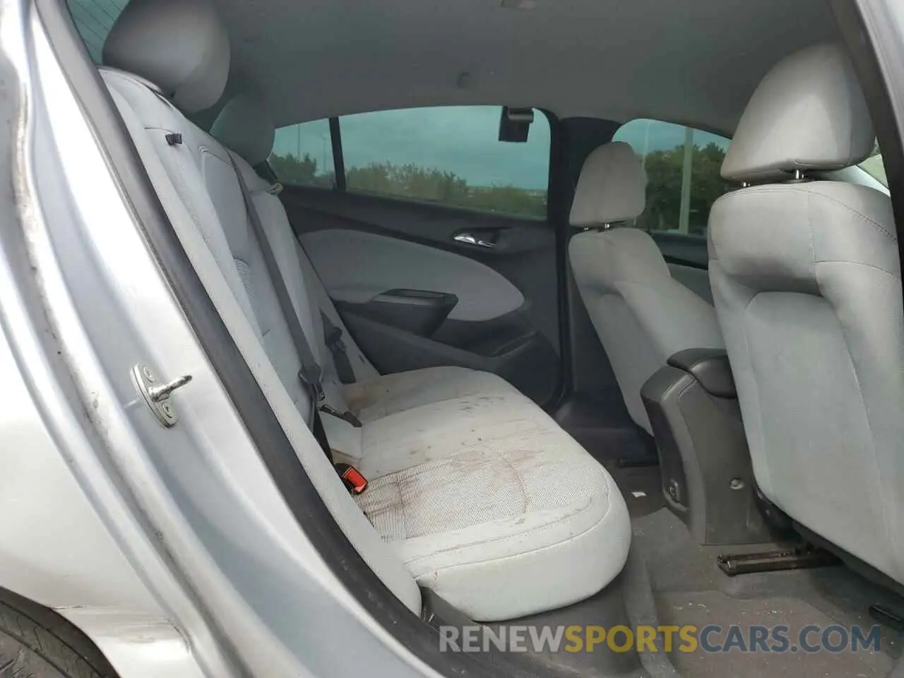 10 Photograph of a damaged car 1G1BE5SM5K7133735 CHEVROLET CRUZE 2019