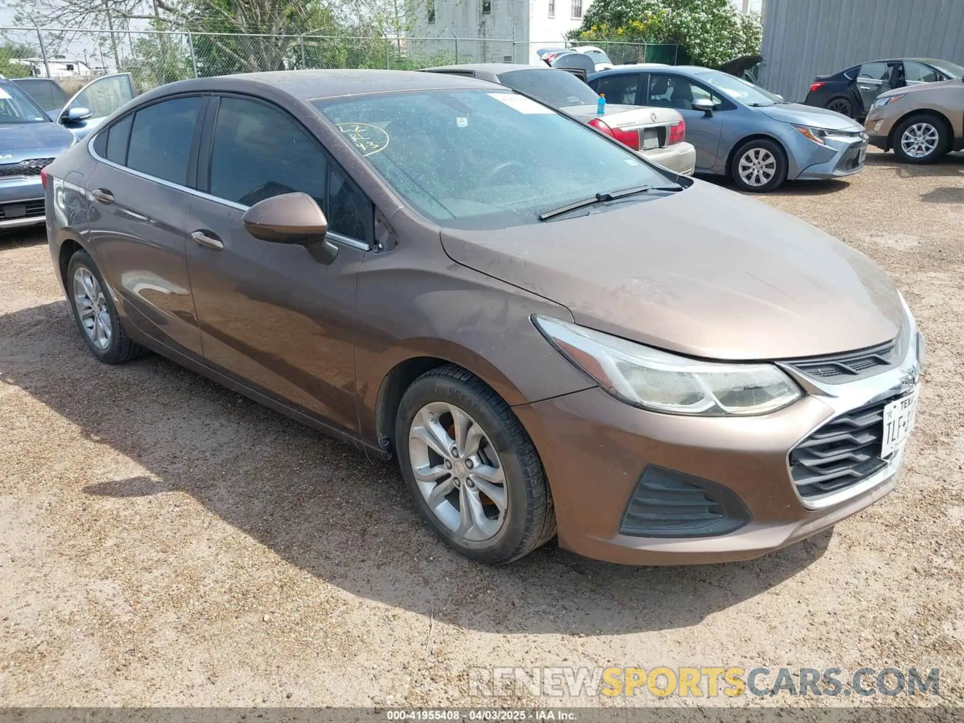 1 Photograph of a damaged car 1G1BE5SM5K7137333 CHEVROLET CRUZE 2019