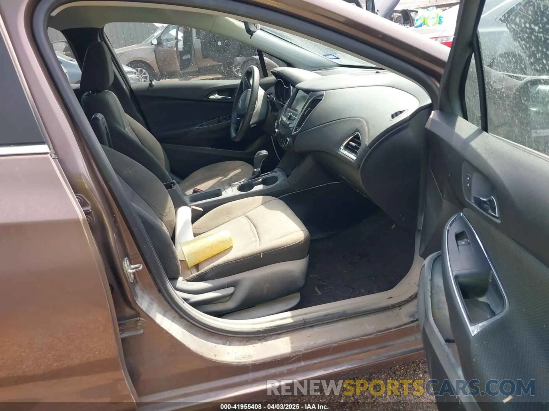 5 Photograph of a damaged car 1G1BE5SM5K7137333 CHEVROLET CRUZE 2019