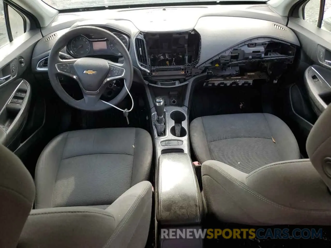 8 Photograph of a damaged car 1G1BE5SM5K7146274 CHEVROLET CRUZE 2019