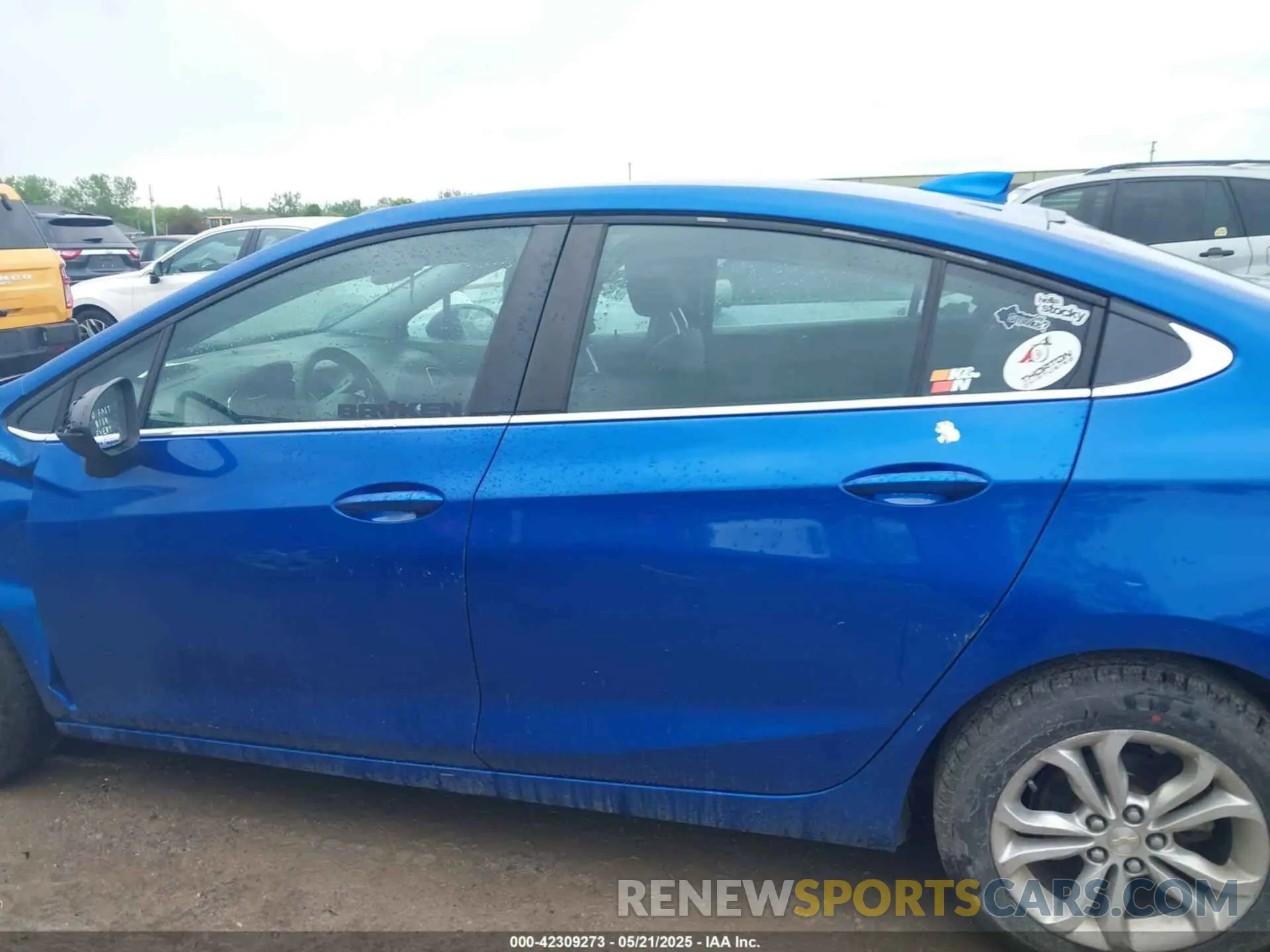 13 Photograph of a damaged car 1G1BE5SM6K7106334 CHEVROLET CRUZE 2019