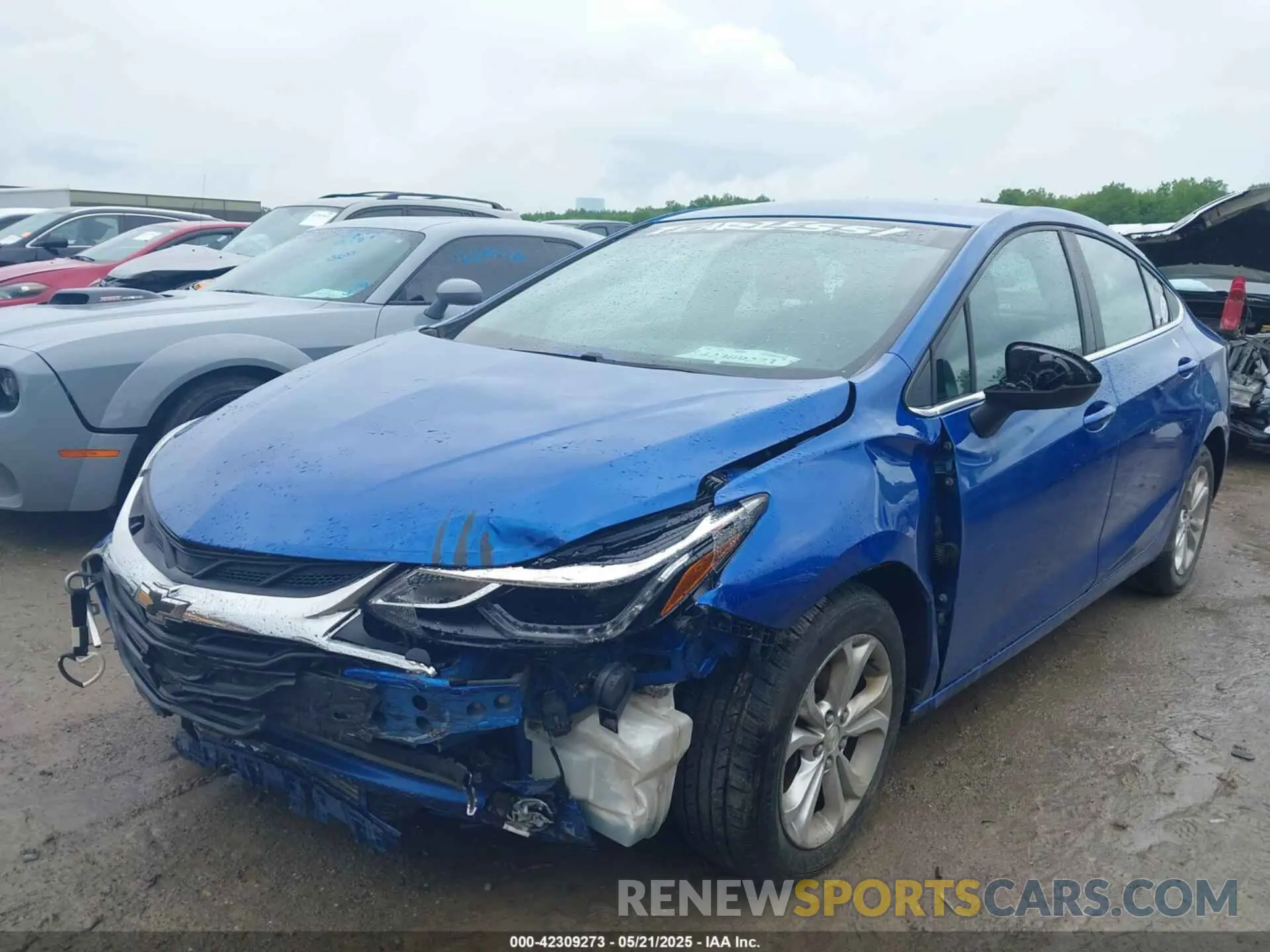 2 Photograph of a damaged car 1G1BE5SM6K7106334 CHEVROLET CRUZE 2019