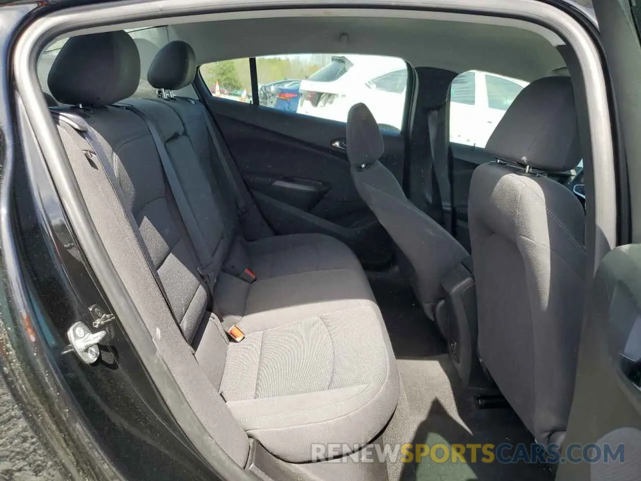 10 Photograph of a damaged car 1G1BE5SM6K7112652 CHEVROLET CRUZE 2019