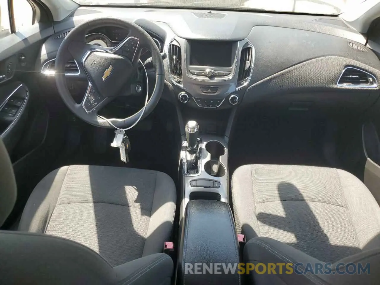 8 Photograph of a damaged car 1G1BE5SM6K7116491 CHEVROLET CRUZE 2019