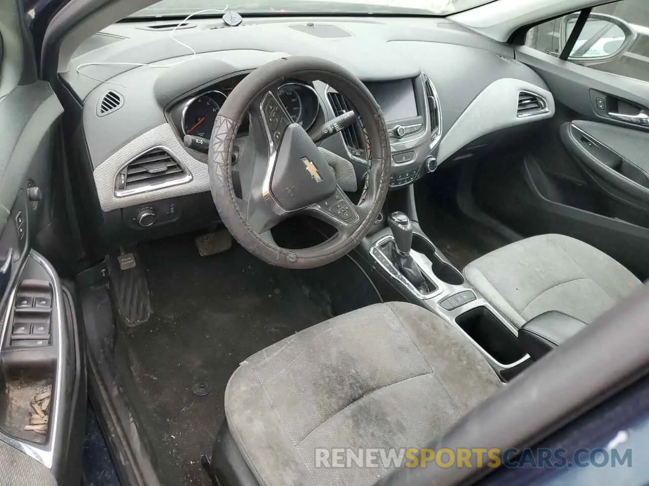 8 Photograph of a damaged car 1G1BE5SM6K7123943 CHEVROLET CRUZE 2019