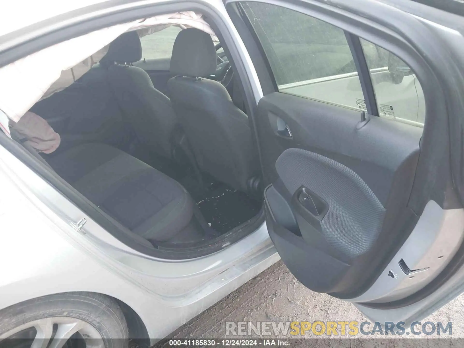 8 Photograph of a damaged car 1G1BE5SM6K7127460 CHEVROLET CRUZE 2019