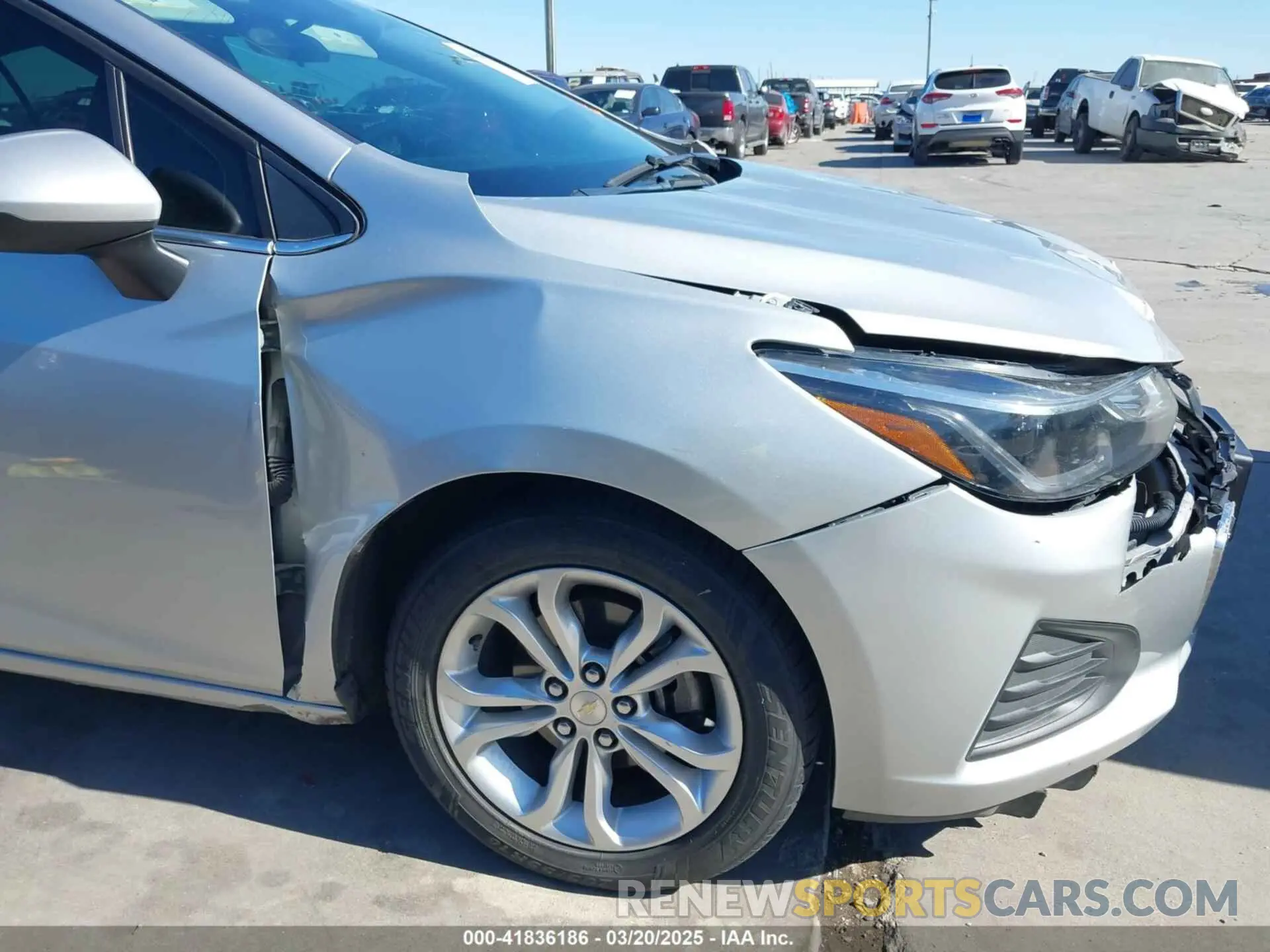 17 Photograph of a damaged car 1G1BE5SM6K7131914 CHEVROLET CRUZE 2019