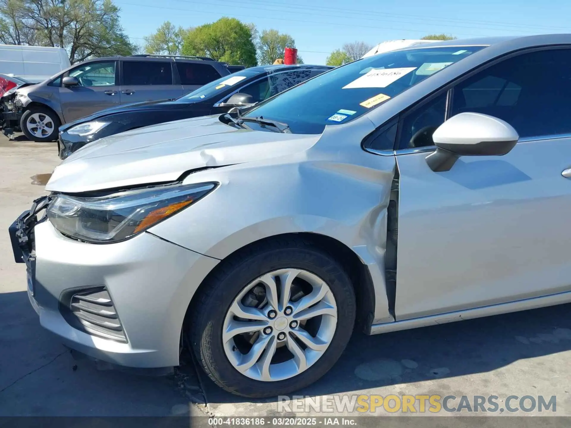 18 Photograph of a damaged car 1G1BE5SM6K7131914 CHEVROLET CRUZE 2019