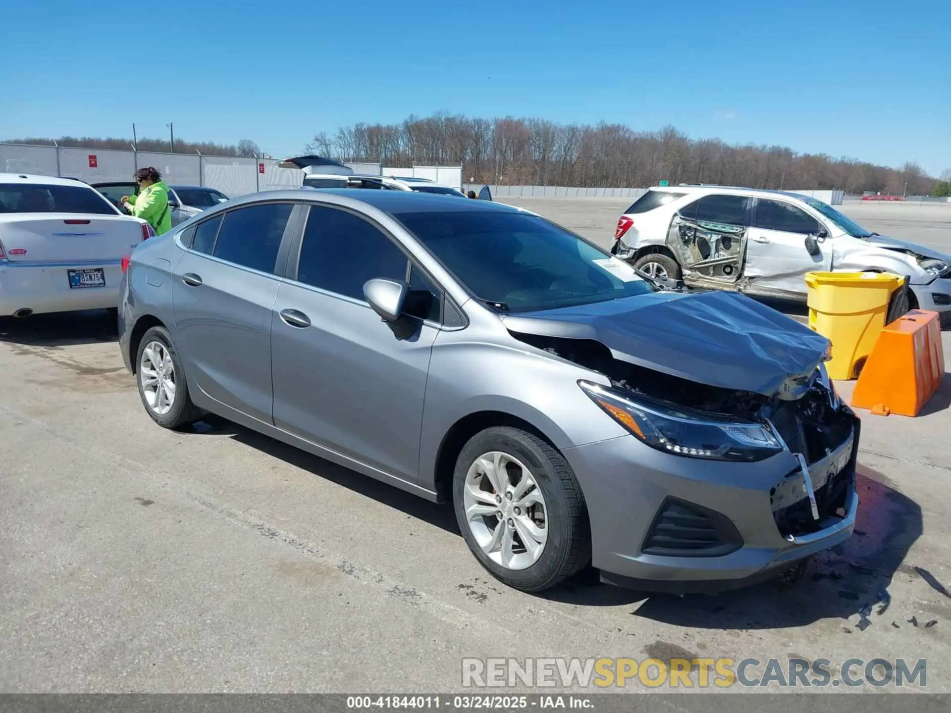 1 Photograph of a damaged car 1G1BE5SM6K7139057 CHEVROLET CRUZE 2019