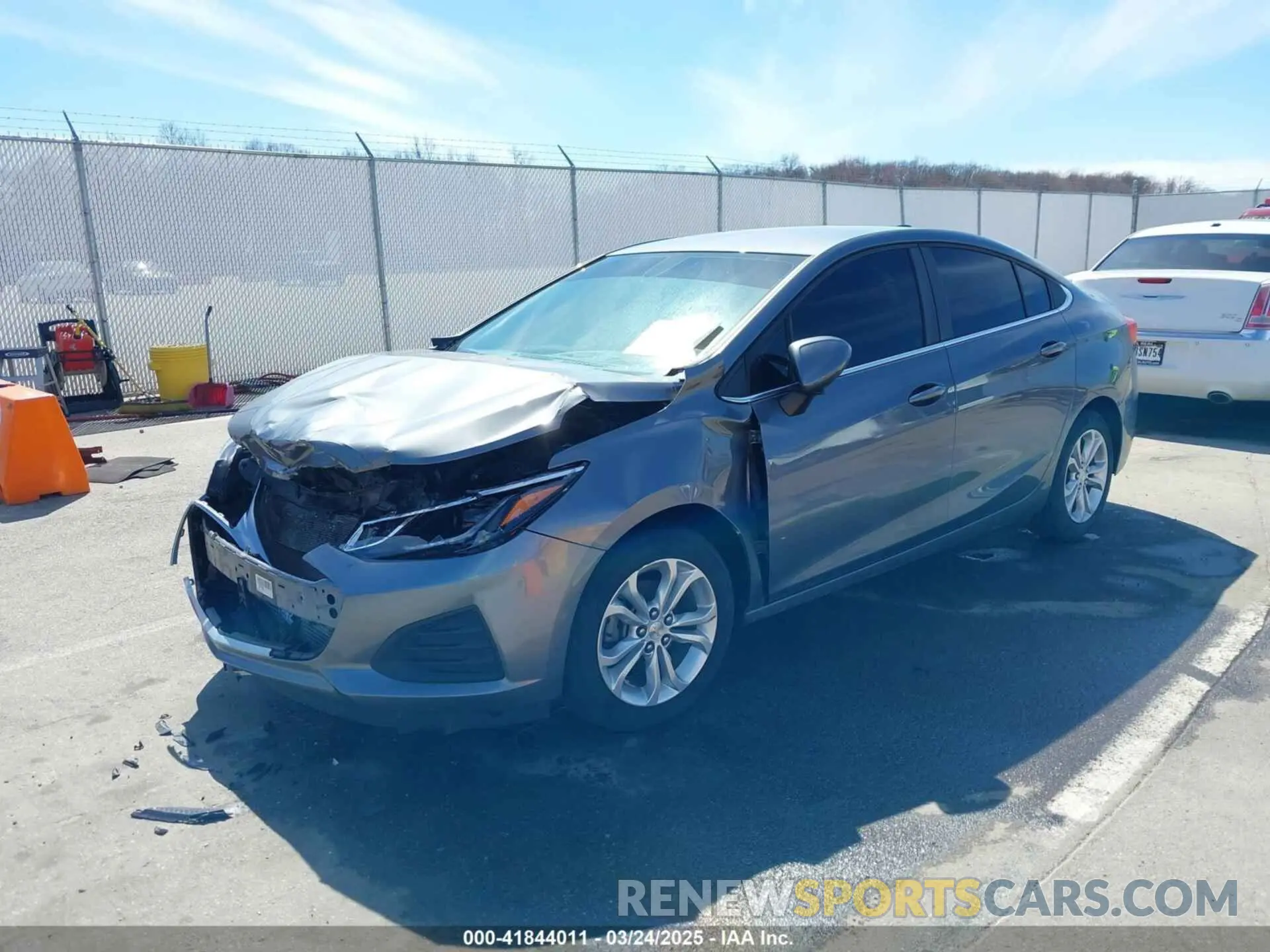 2 Photograph of a damaged car 1G1BE5SM6K7139057 CHEVROLET CRUZE 2019