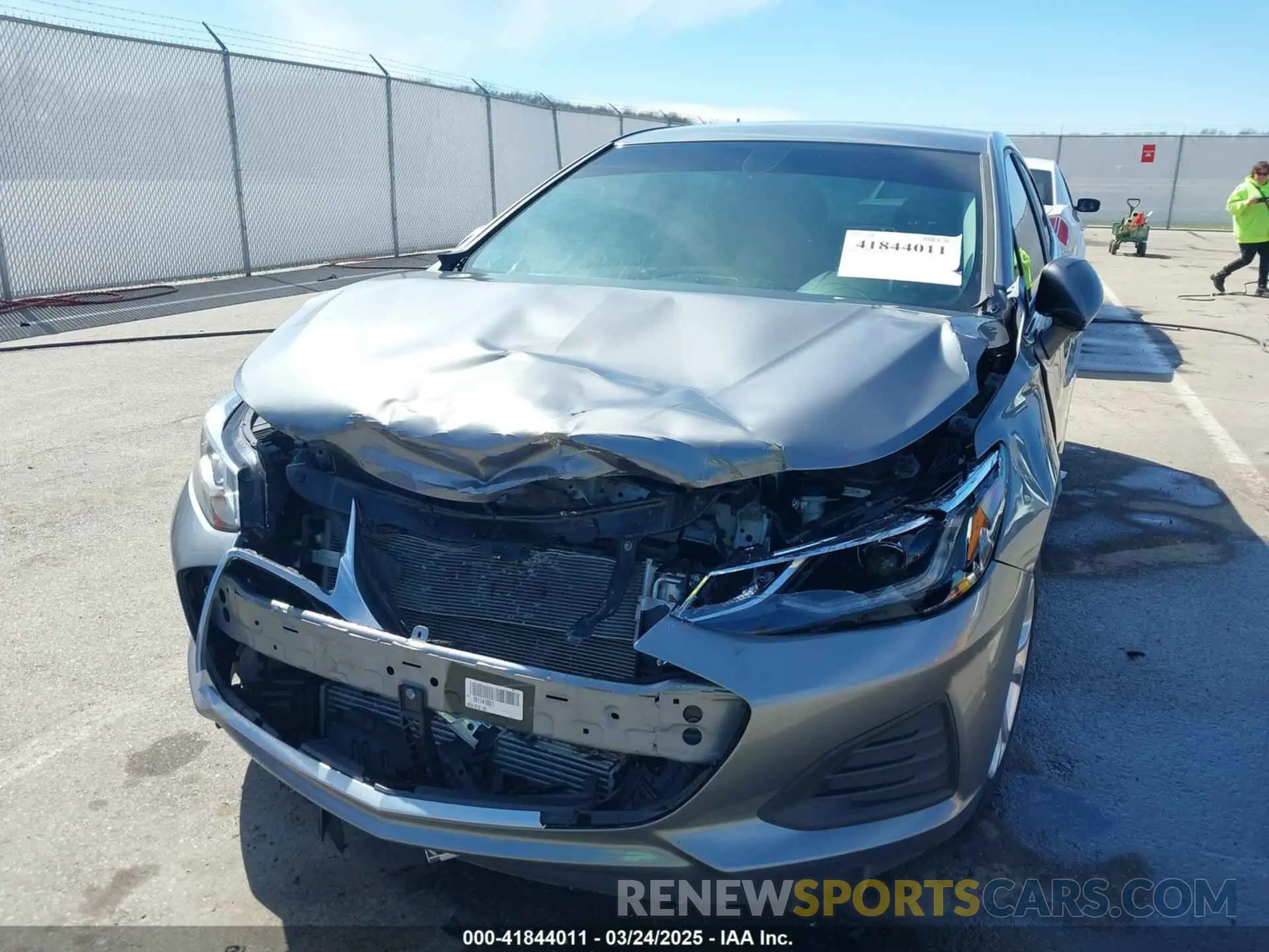 6 Photograph of a damaged car 1G1BE5SM6K7139057 CHEVROLET CRUZE 2019