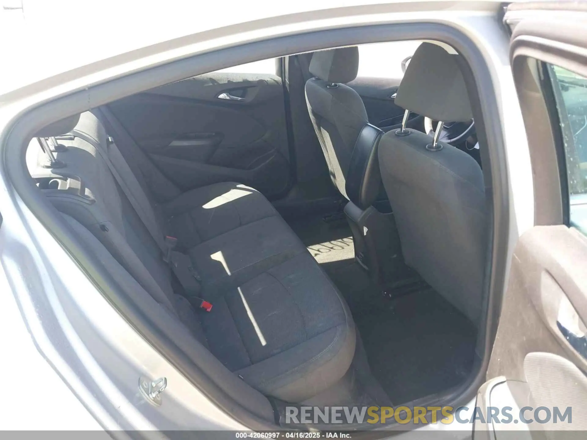 8 Photograph of a damaged car 1G1BE5SM6K7140189 CHEVROLET CRUZE 2019