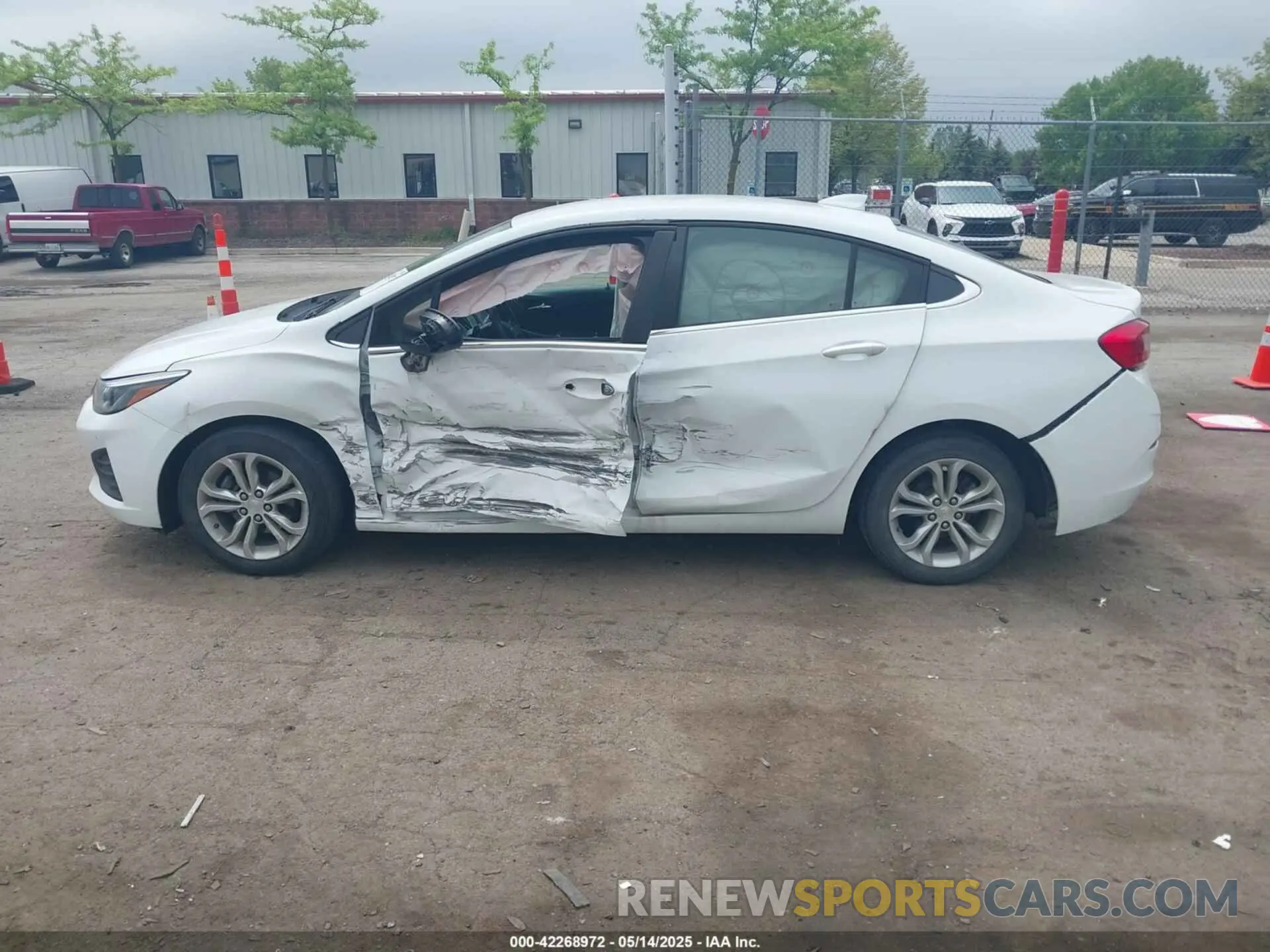 14 Photograph of a damaged car 1G1BE5SM6K7146428 CHEVROLET CRUZE 2019