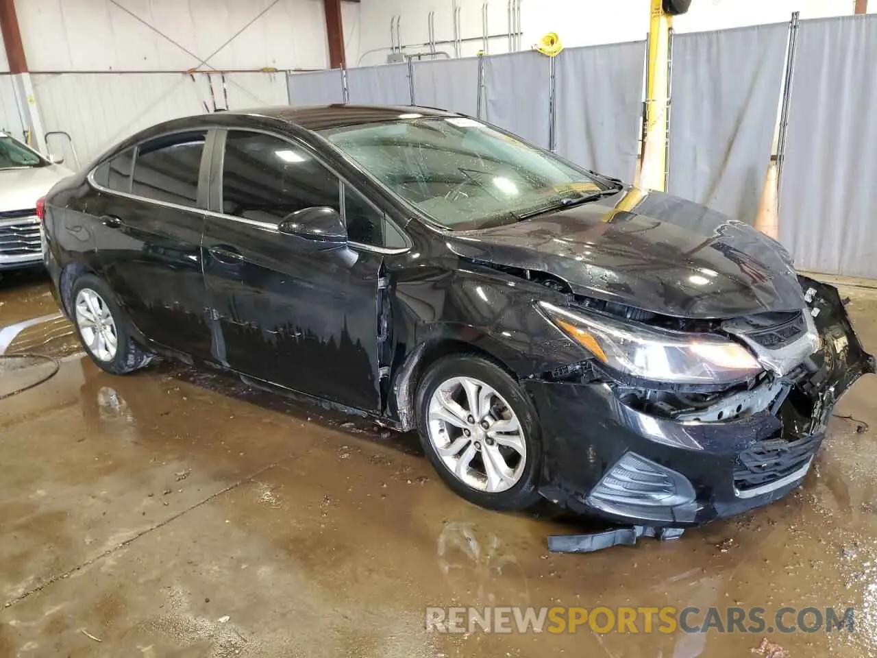 4 Photograph of a damaged car 1G1BE5SM7K7108688 CHEVROLET CRUZE 2019