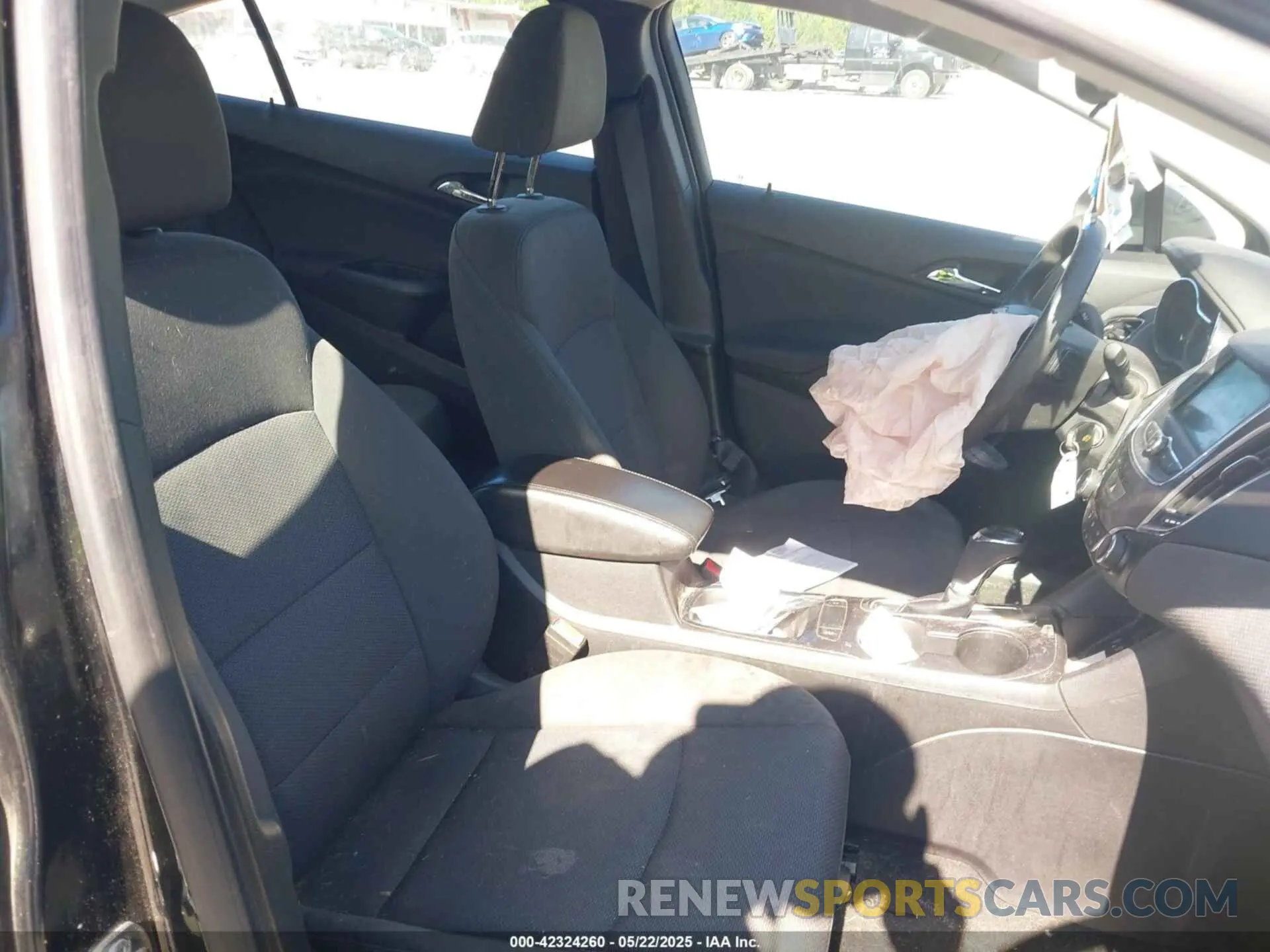 5 Photograph of a damaged car 1G1BE5SM7K7119528 CHEVROLET CRUZE 2019