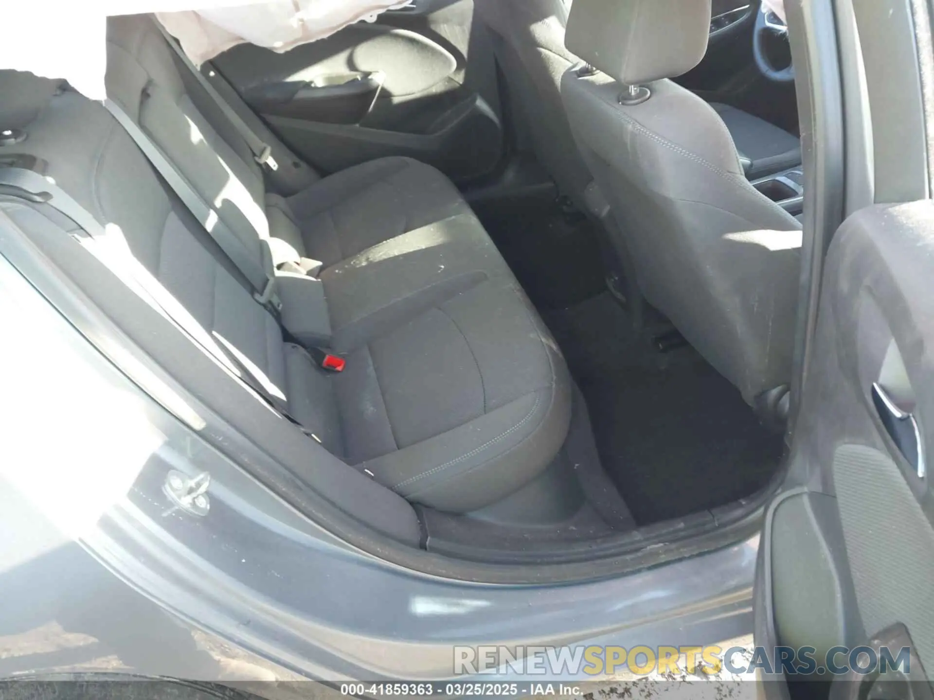 8 Photograph of a damaged car 1G1BE5SM7K7138628 CHEVROLET CRUZE 2019