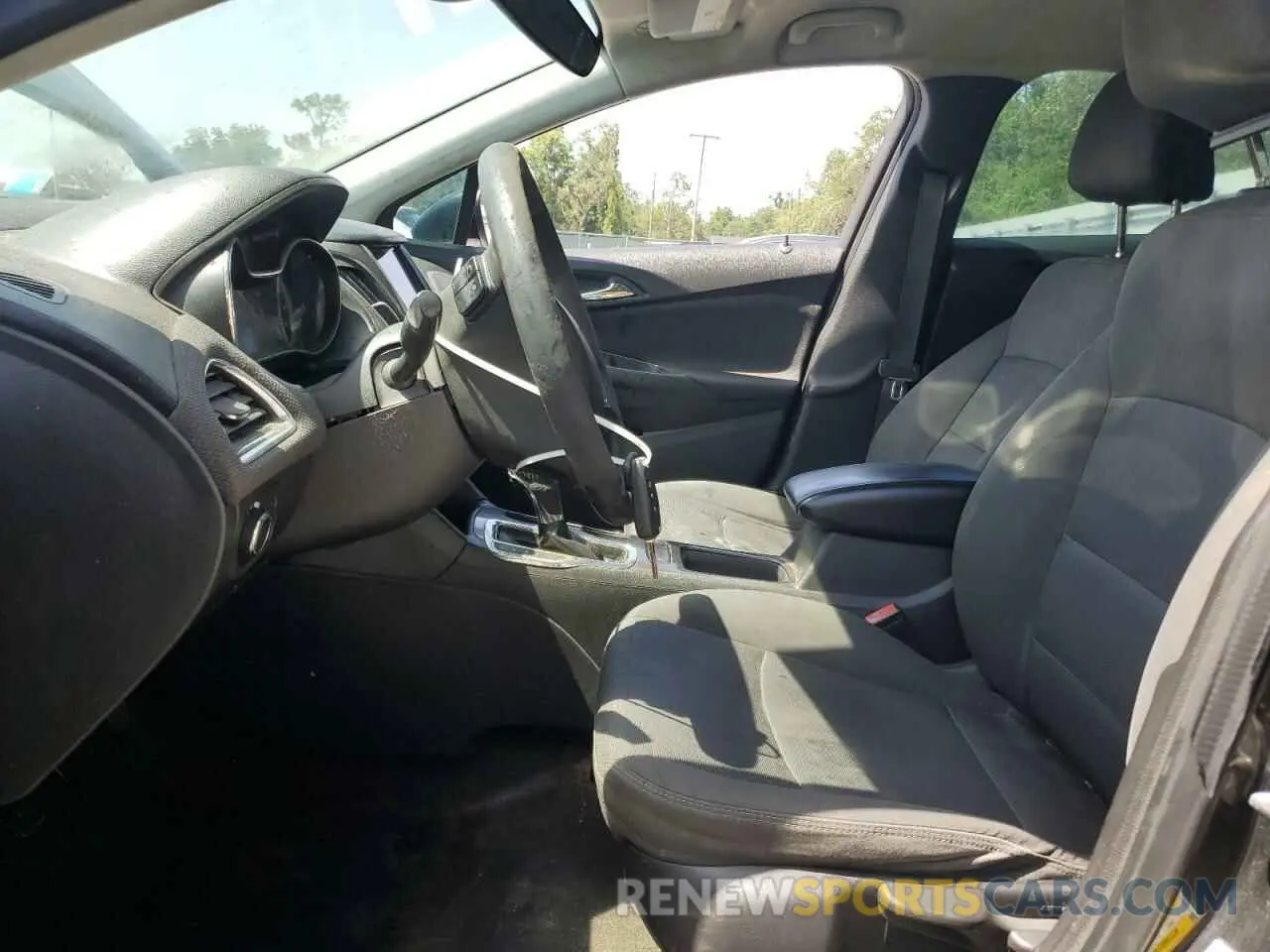 7 Photograph of a damaged car 1G1BE5SM7K7145580 CHEVROLET CRUZE 2019