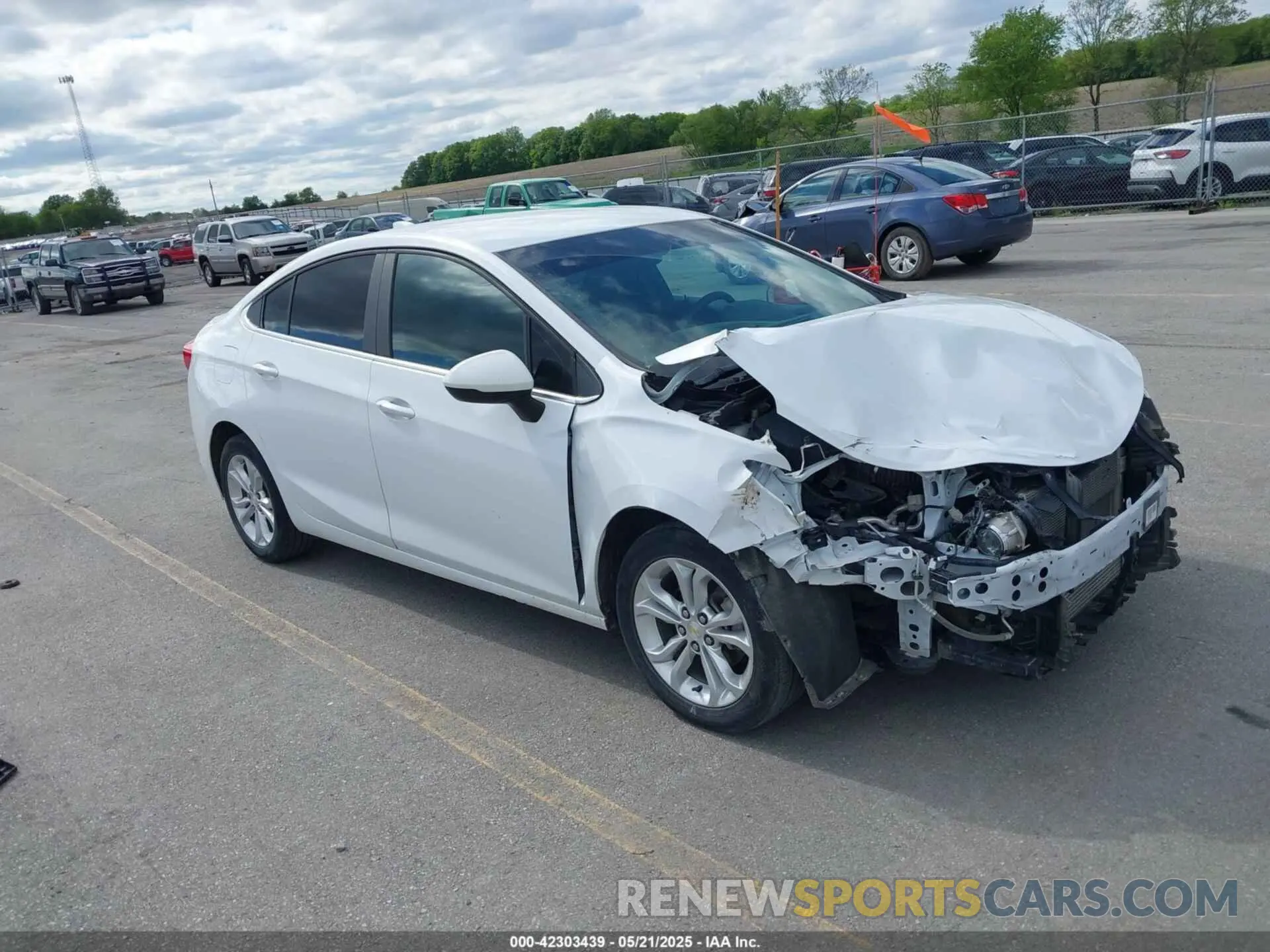 1 Photograph of a damaged car 1G1BE5SM8K7100969 CHEVROLET CRUZE 2019