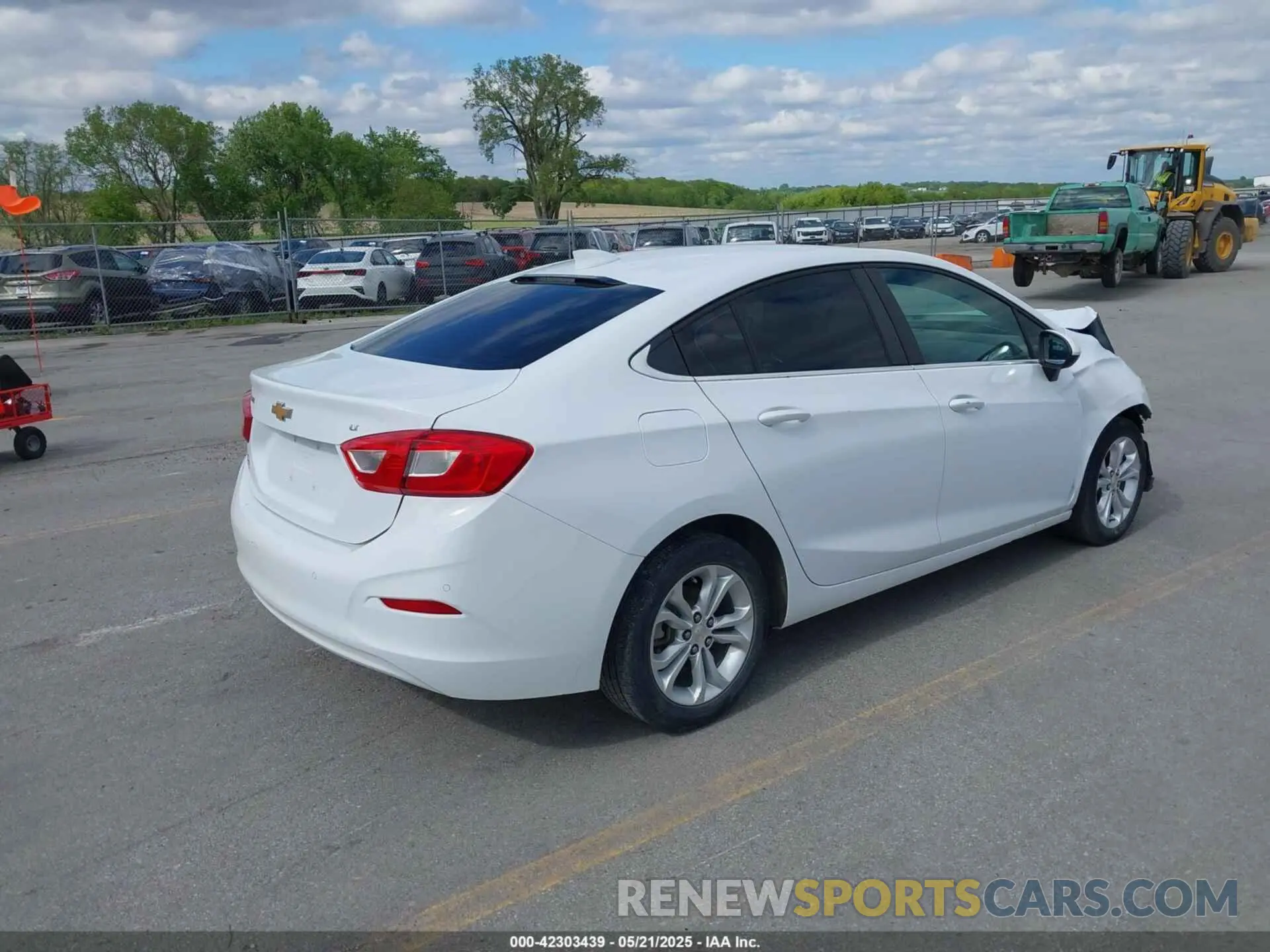 4 Photograph of a damaged car 1G1BE5SM8K7100969 CHEVROLET CRUZE 2019