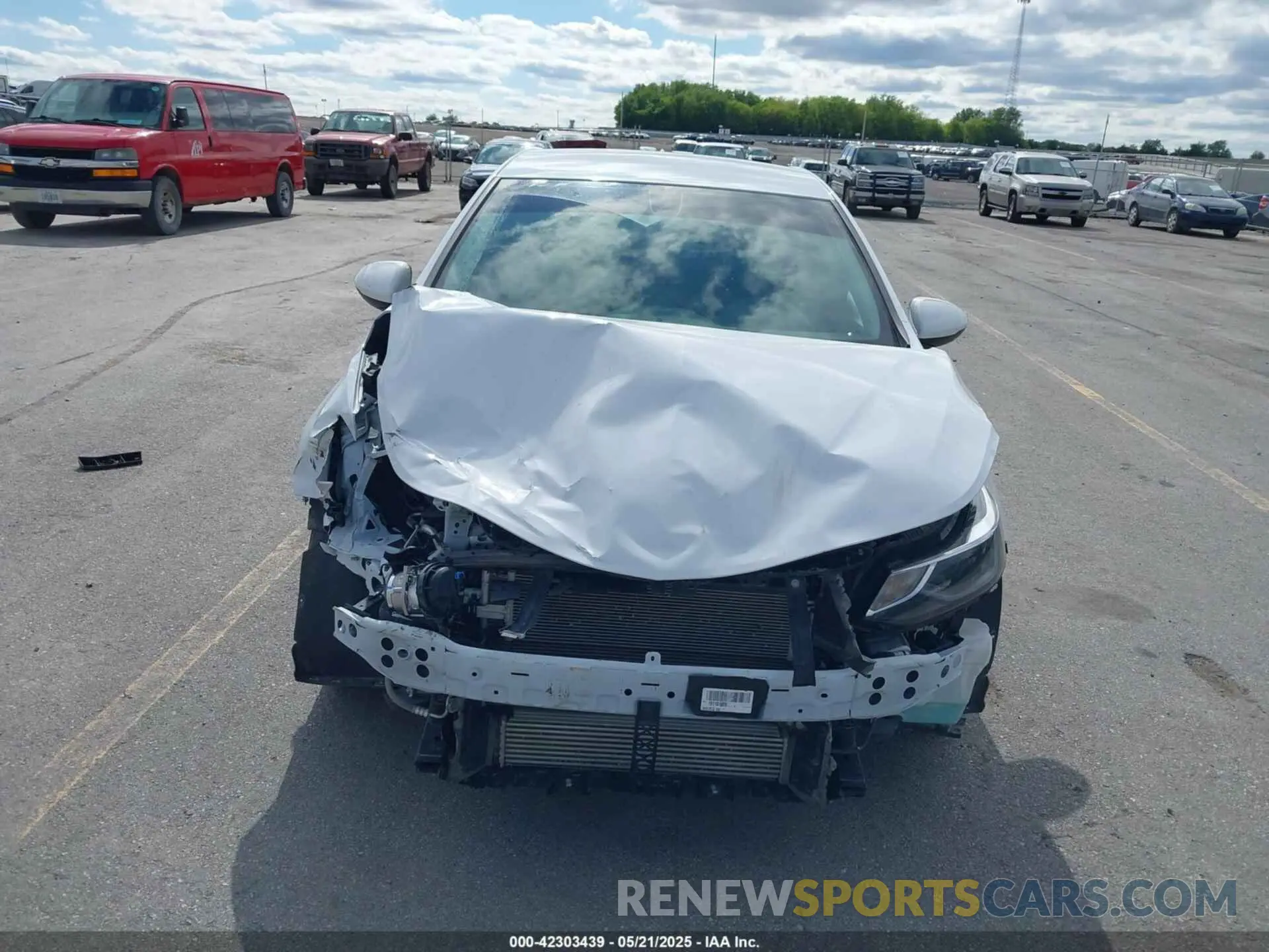 6 Photograph of a damaged car 1G1BE5SM8K7100969 CHEVROLET CRUZE 2019