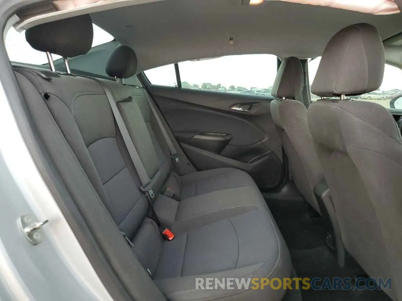 10 Photograph of a damaged car 1G1BE5SM8K7102768 CHEVROLET CRUZE 2019