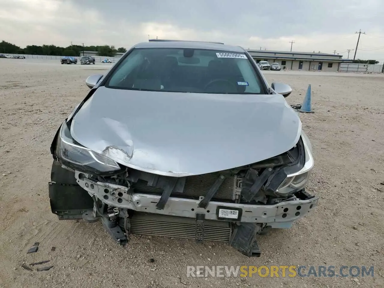 5 Photograph of a damaged car 1G1BE5SM8K7102768 CHEVROLET CRUZE 2019