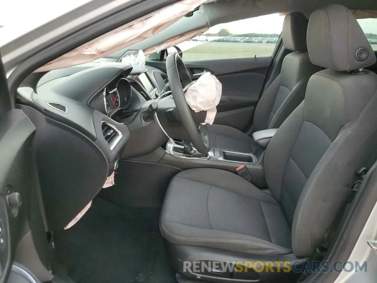 7 Photograph of a damaged car 1G1BE5SM8K7102768 CHEVROLET CRUZE 2019