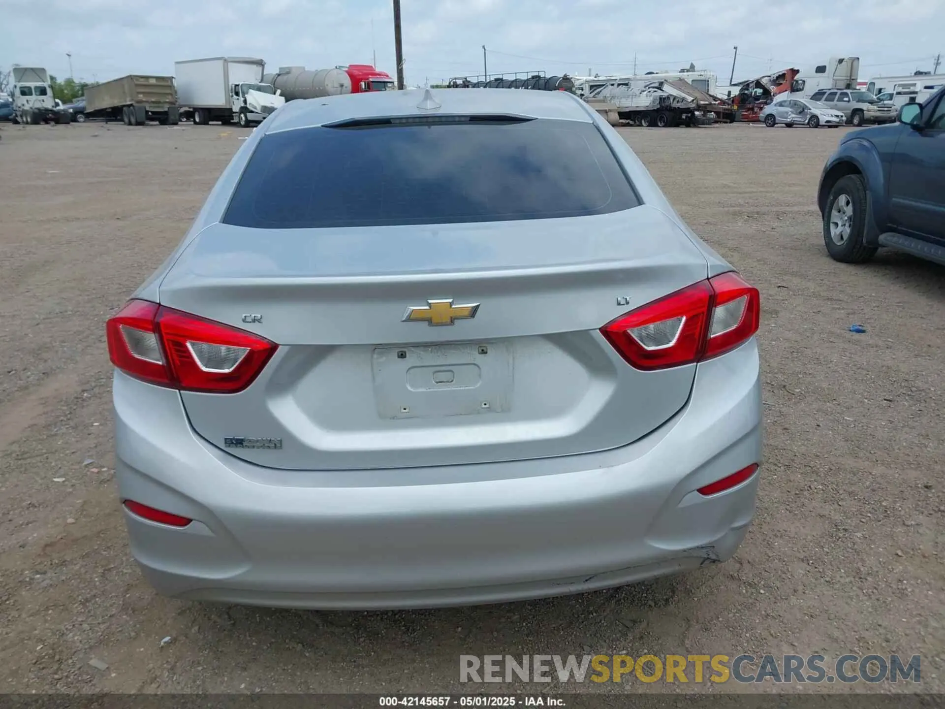 17 Photograph of a damaged car 1G1BE5SM8K7105492 CHEVROLET CRUZE 2019