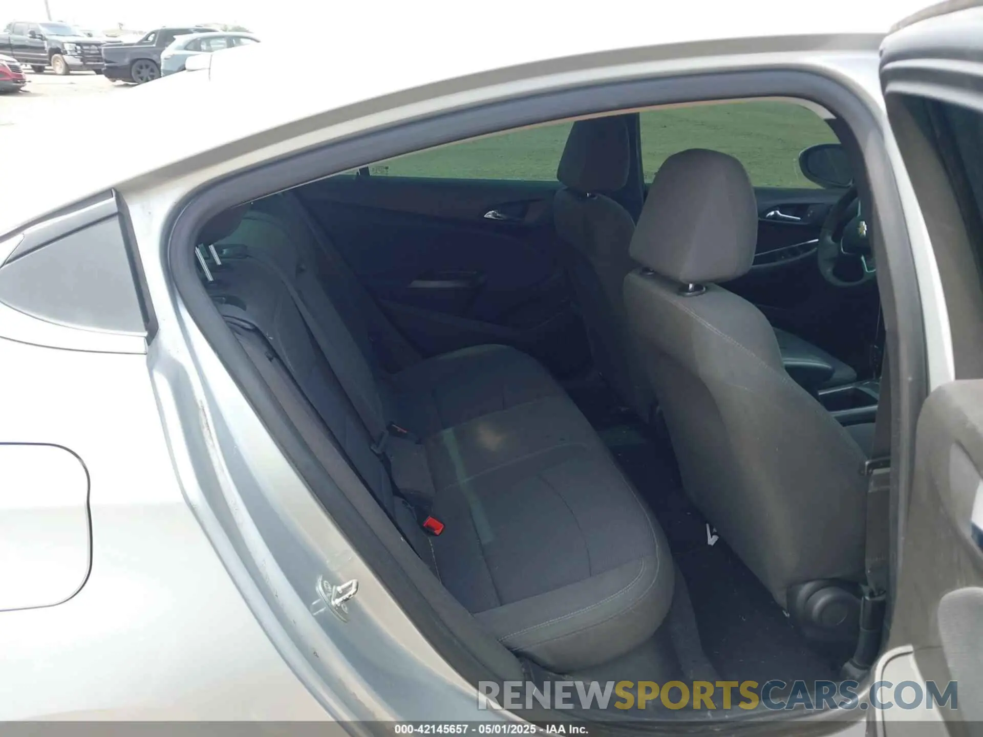 8 Photograph of a damaged car 1G1BE5SM8K7105492 CHEVROLET CRUZE 2019