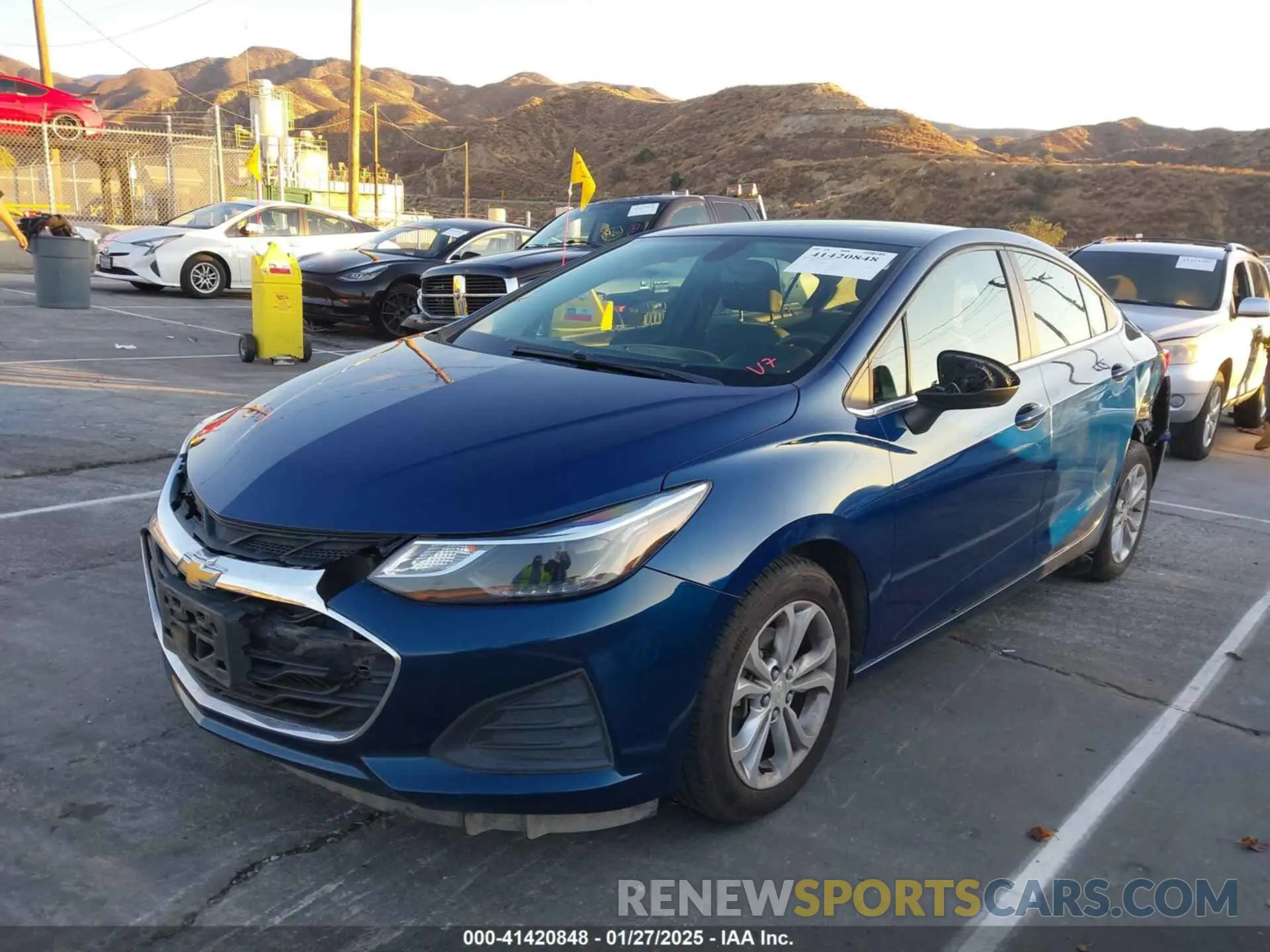 2 Photograph of a damaged car 1G1BE5SM8K7111261 CHEVROLET CRUZE 2019