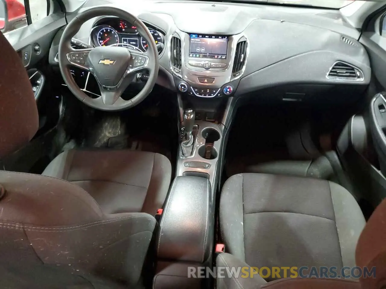 8 Photograph of a damaged car 1G1BE5SM8K7117058 CHEVROLET CRUZE 2019