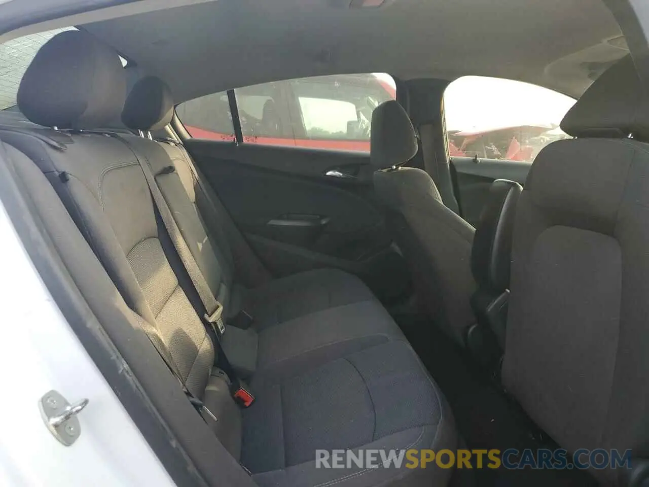 10 Photograph of a damaged car 1G1BE5SM8K7125094 CHEVROLET CRUZE 2019