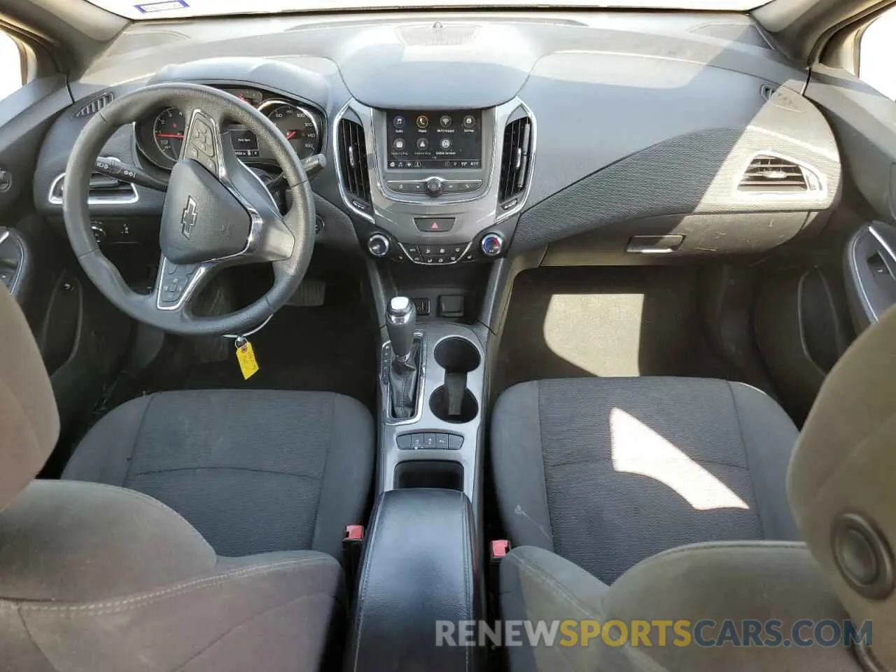8 Photograph of a damaged car 1G1BE5SM8K7130103 CHEVROLET CRUZE 2019